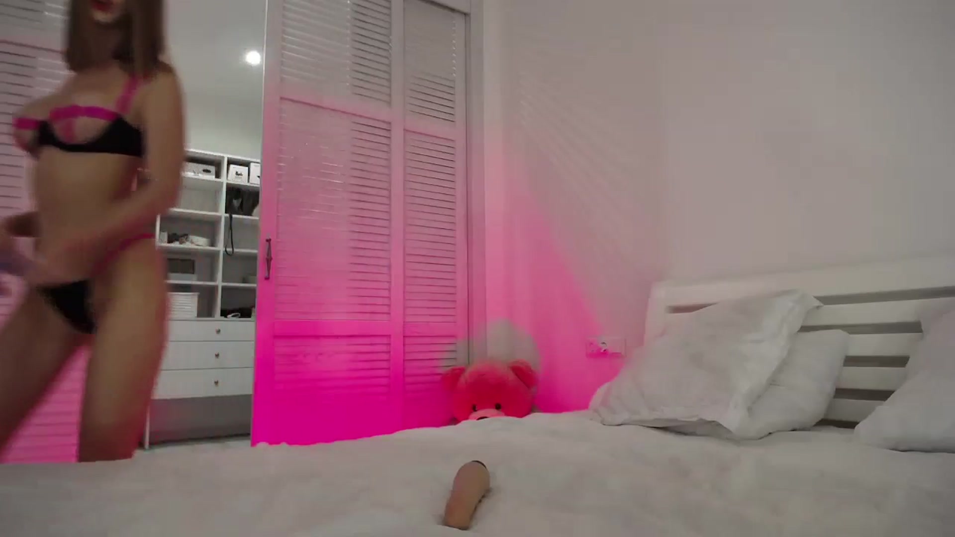 Gallery image thumbnail from AvrilDollX's myfreecams stream on, 08/05/2023, 20:30 image 20 of 20