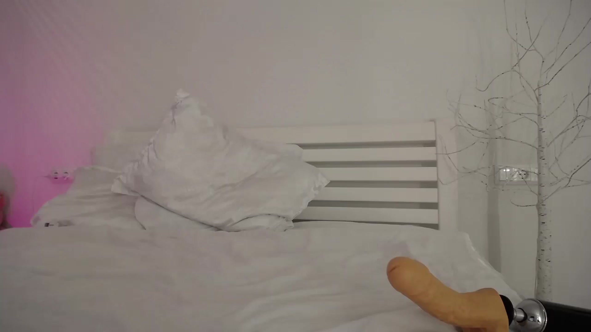 Gallery image thumbnail from AvrilDollX's myfreecams stream on, 08/08/2023, 22:44 image 8 of 20