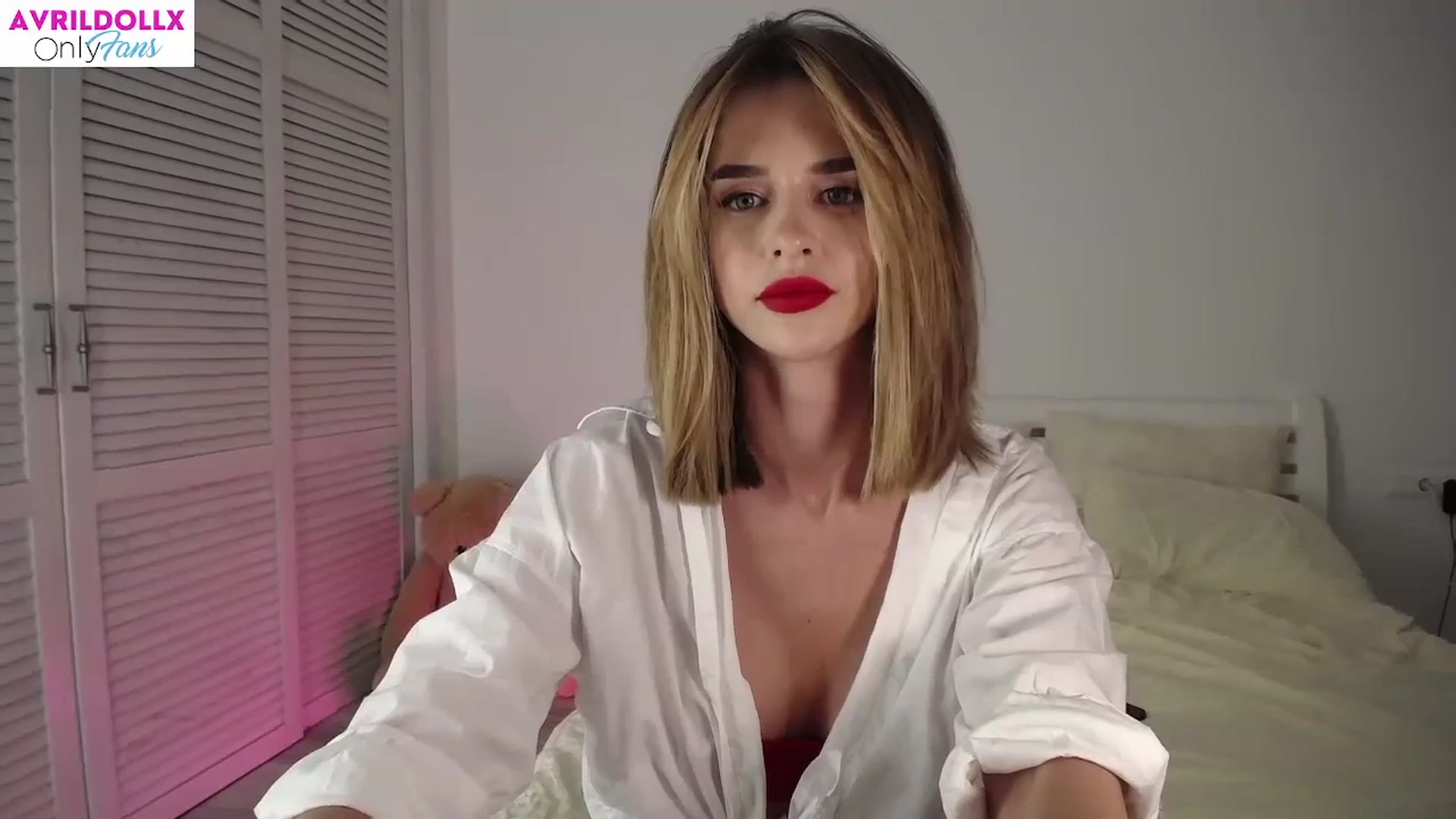 Gallery image thumbnail from AvrilDollX's myfreecams stream on, 09/08/2023, 19:19 image 4 of 20