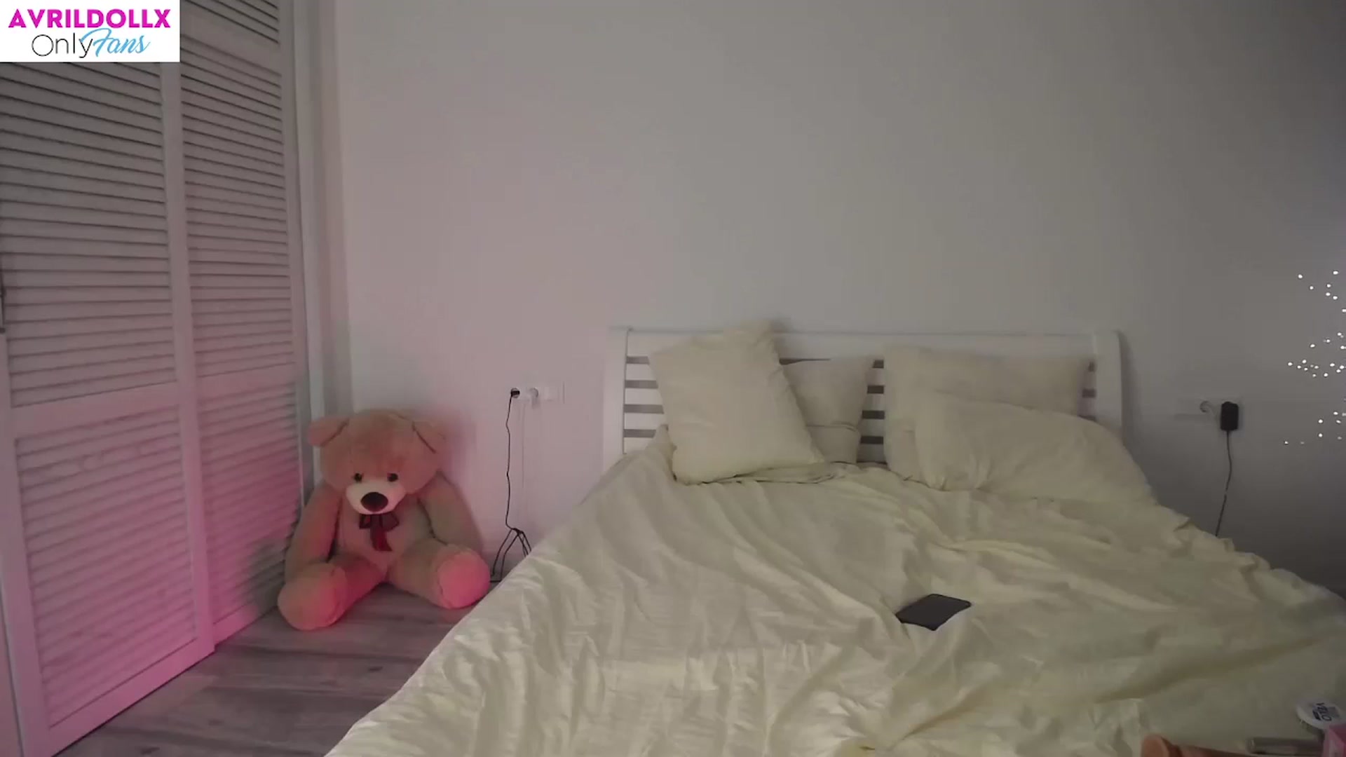 Gallery image thumbnail from AvrilDollX's myfreecams stream on, 09/08/2023, 19:19 image 1 of 20