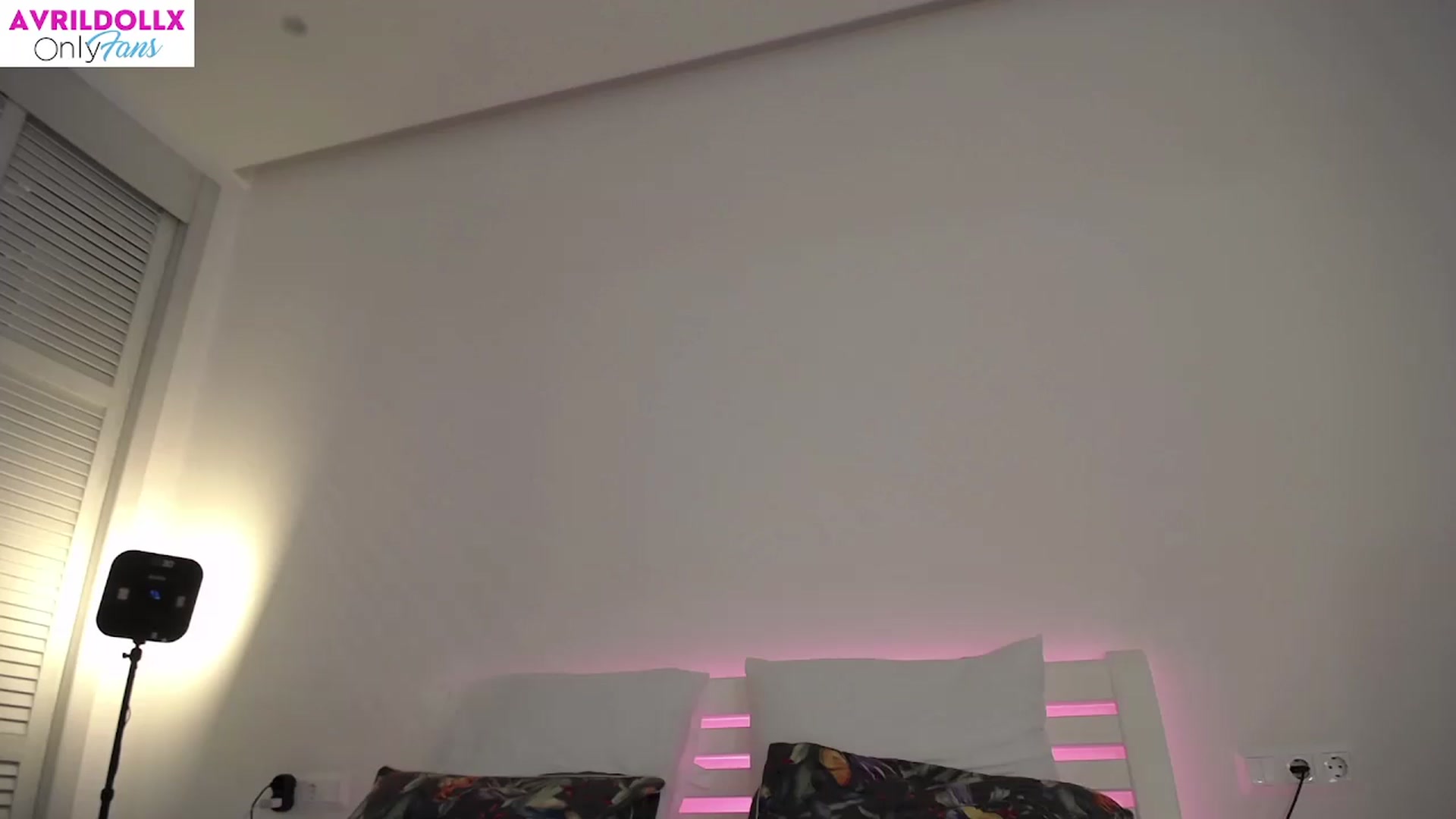 Gallery image thumbnail from AvrilDollX's myfreecams stream on, 10/23/2023, 21:44 image 7 of 20