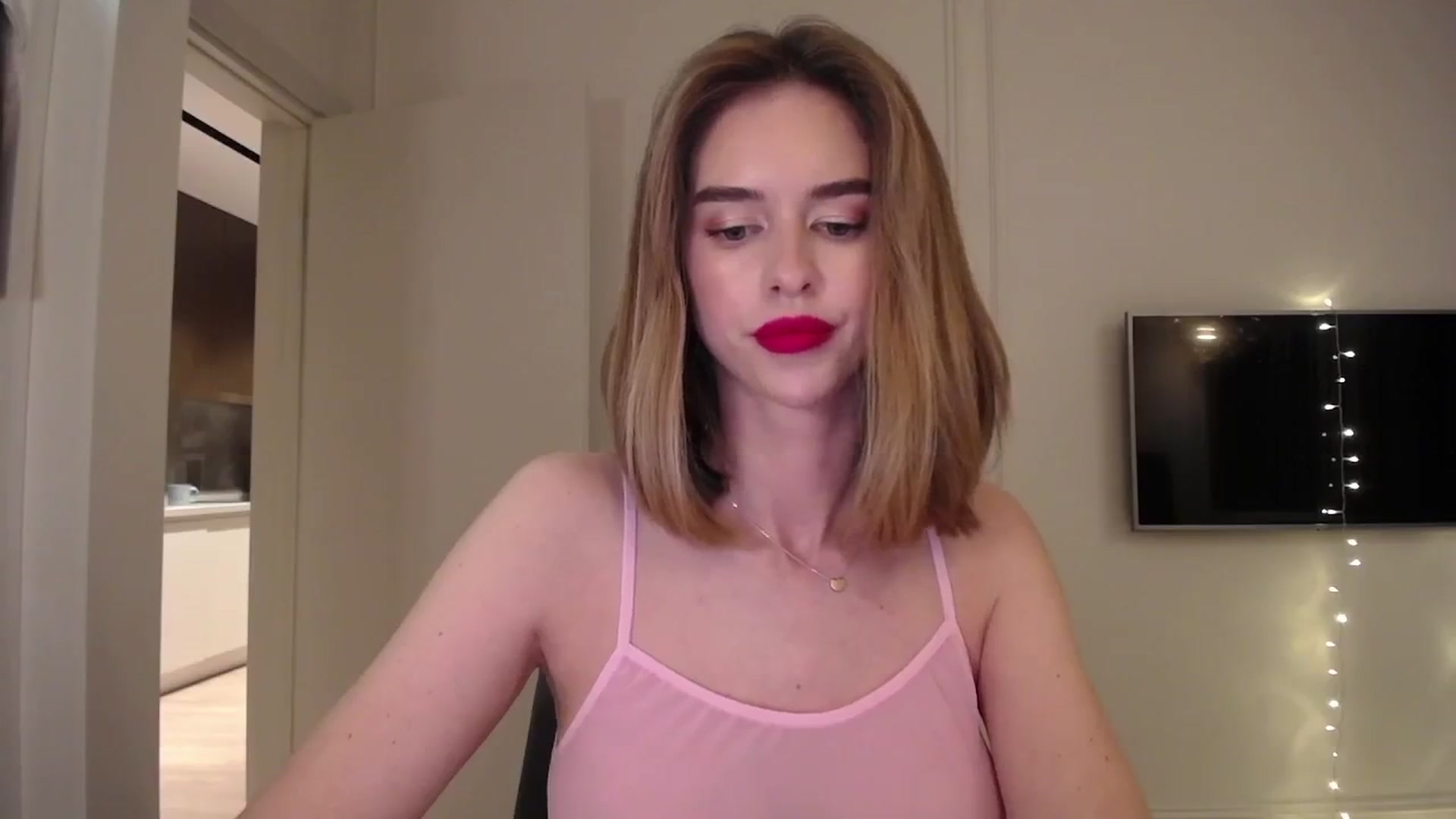 Gallery image thumbnail from AvrilDollX's myfreecams stream on, 02/03/2024, 21:13 image 2 of 20