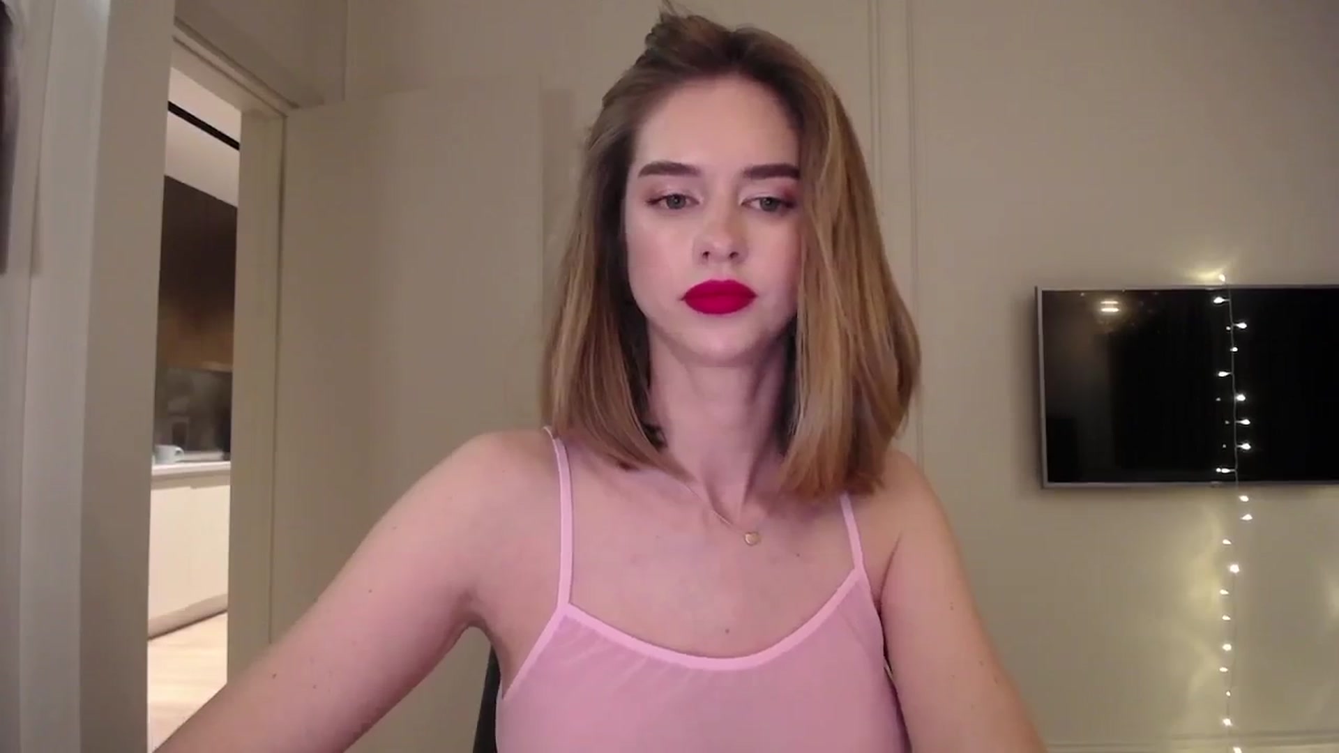 Gallery image thumbnail from AvrilDollX's myfreecams stream on, 02/03/2024, 21:13 image 3 of 20
