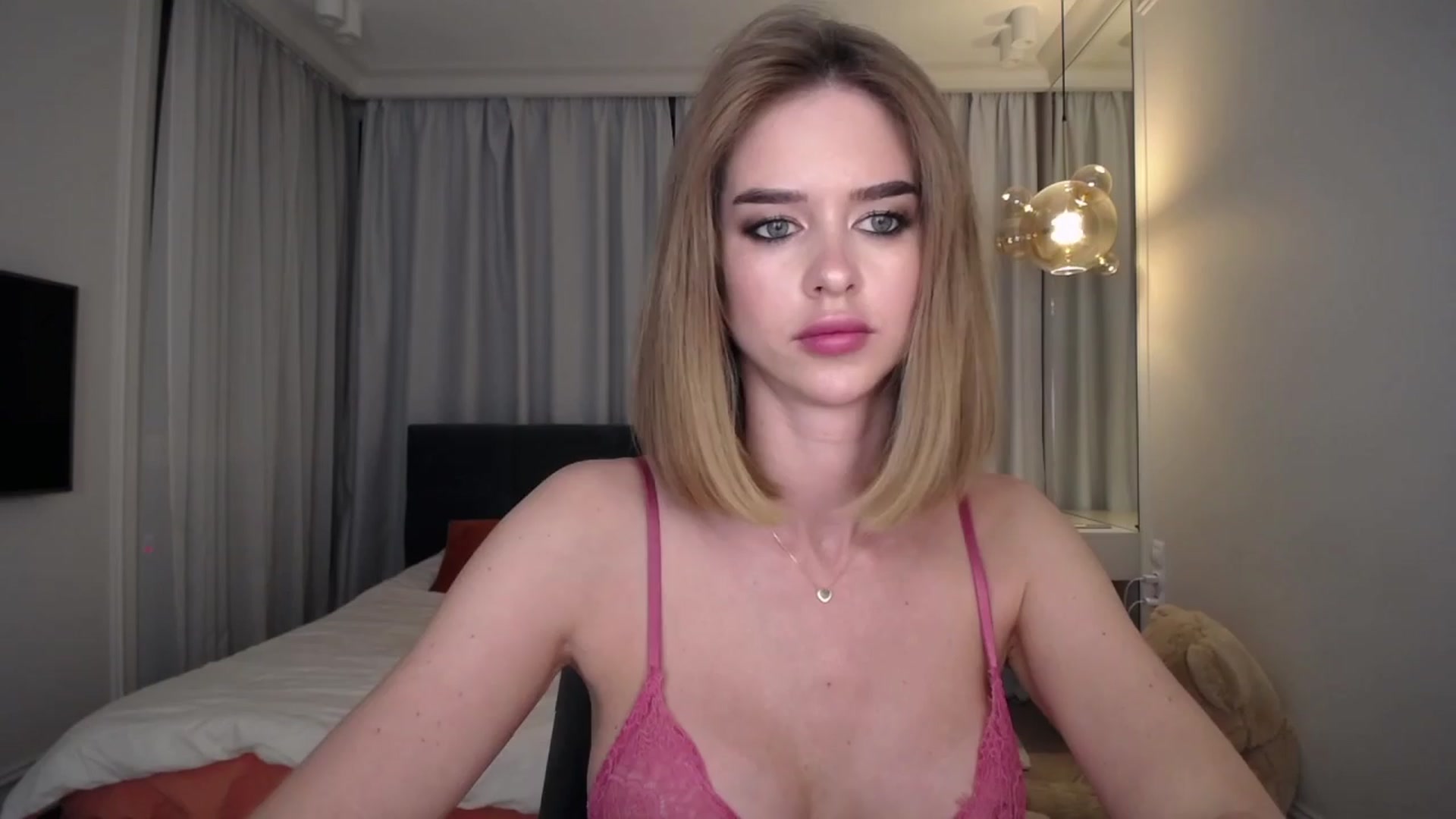 Gallery image thumbnail from AvrilDollX's myfreecams stream on, 04/09/2024, 18:41 image 1 of 20