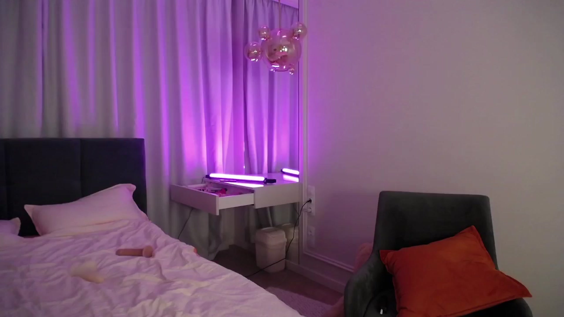 Gallery image thumbnail from AvrilDollX's myfreecams stream on, 04/16/2024, 22:28 image 18 of 20