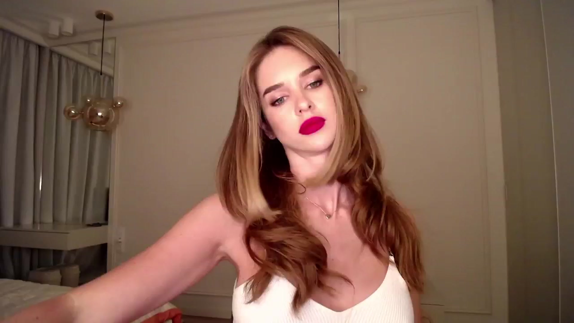 Gallery image thumbnail from AvrilDollX's myfreecams stream on, 05/31/2024, 21:21 image 15 of 20