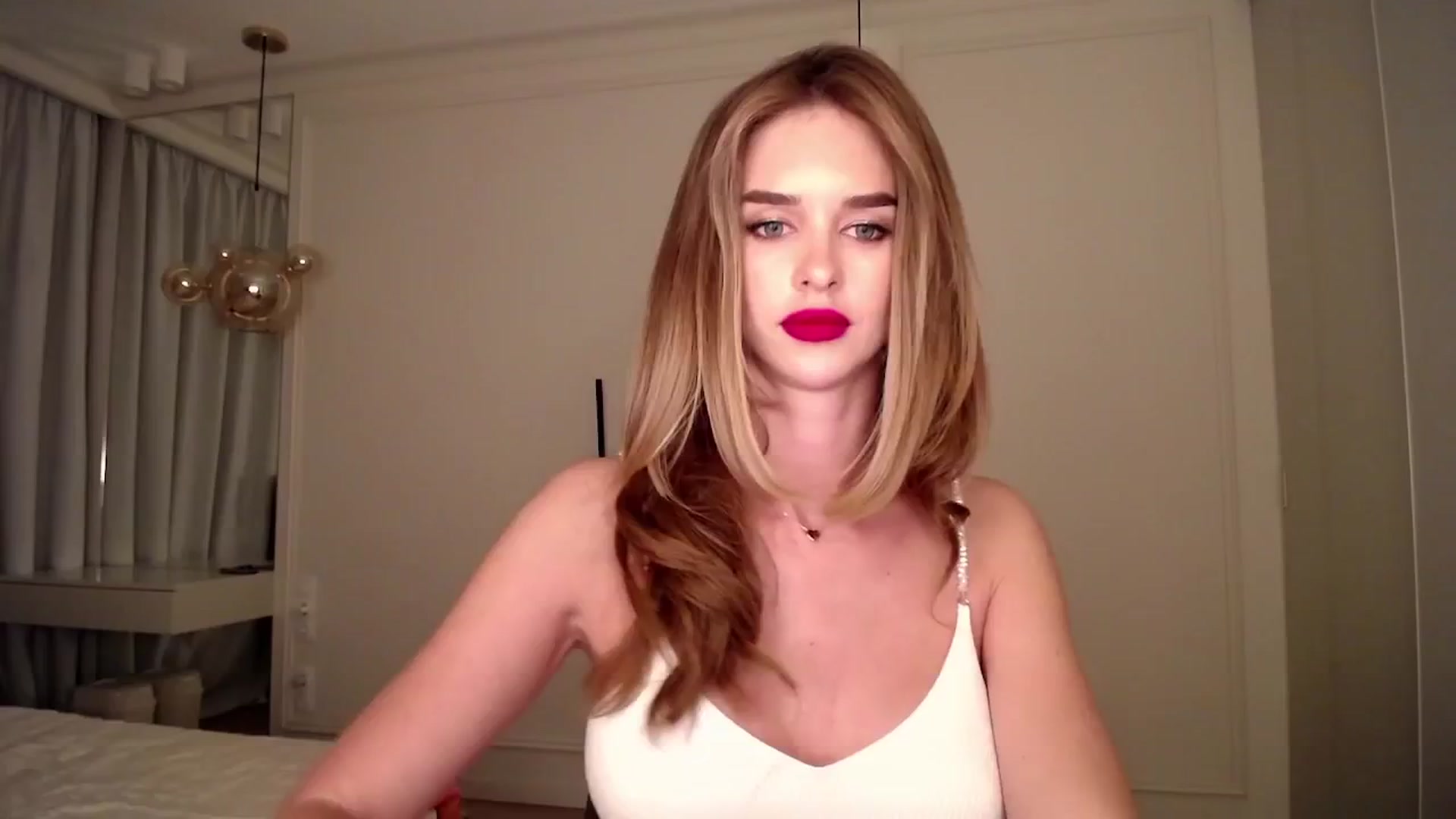 Gallery image thumbnail from AvrilDollX's myfreecams stream on, 05/31/2024, 21:21 image 14 of 20