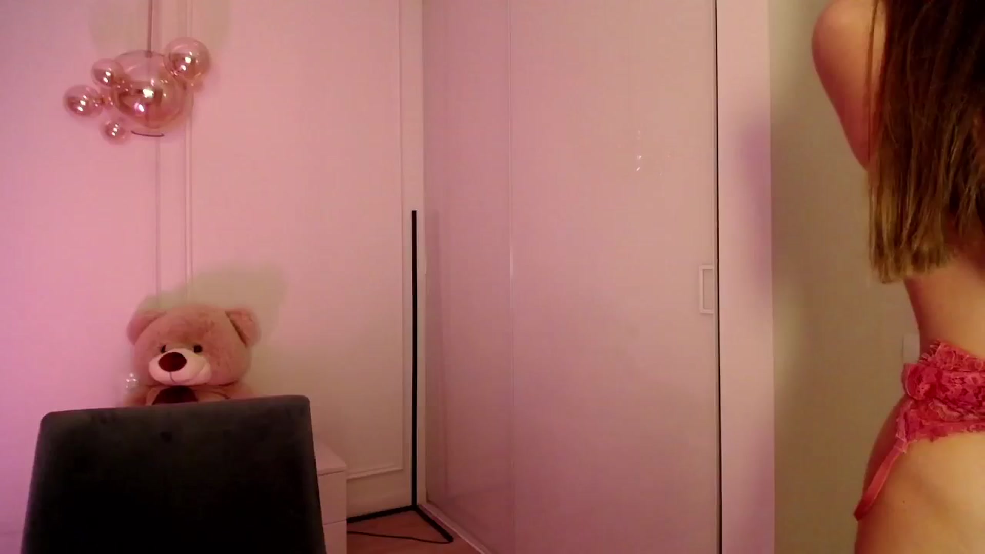 Gallery image thumbnail from AvrilDollX's myfreecams stream on, 06/04/2024, 21:41 image 11 of 20