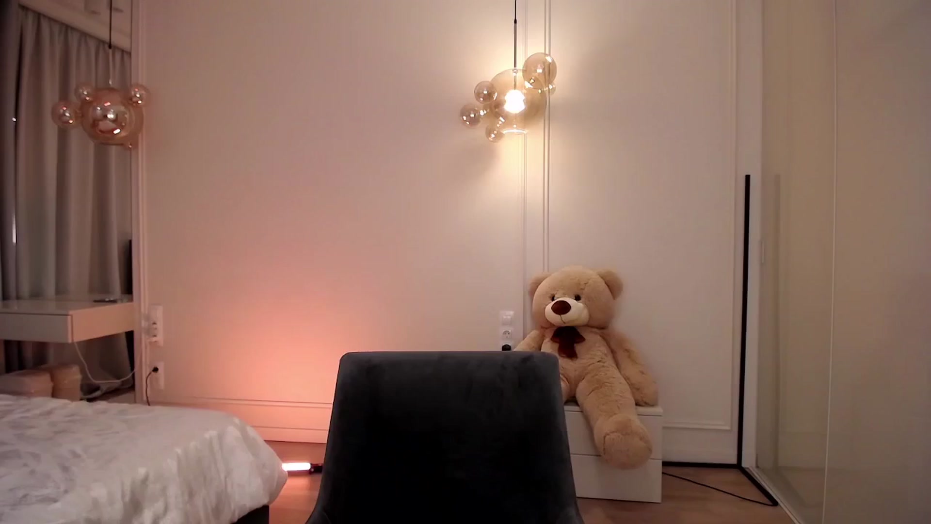Gallery image thumbnail from AvrilDollX's myfreecams stream on, 06/22/2024, 20:33 image 2 of 20