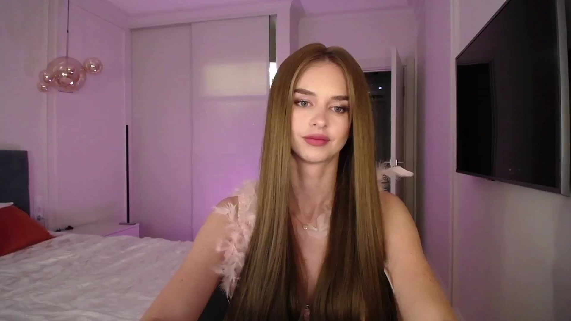 Gallery image thumbnail from AvrilDollX's myfreecams stream on, 07/10/2024, 19:06 image 7 of 20