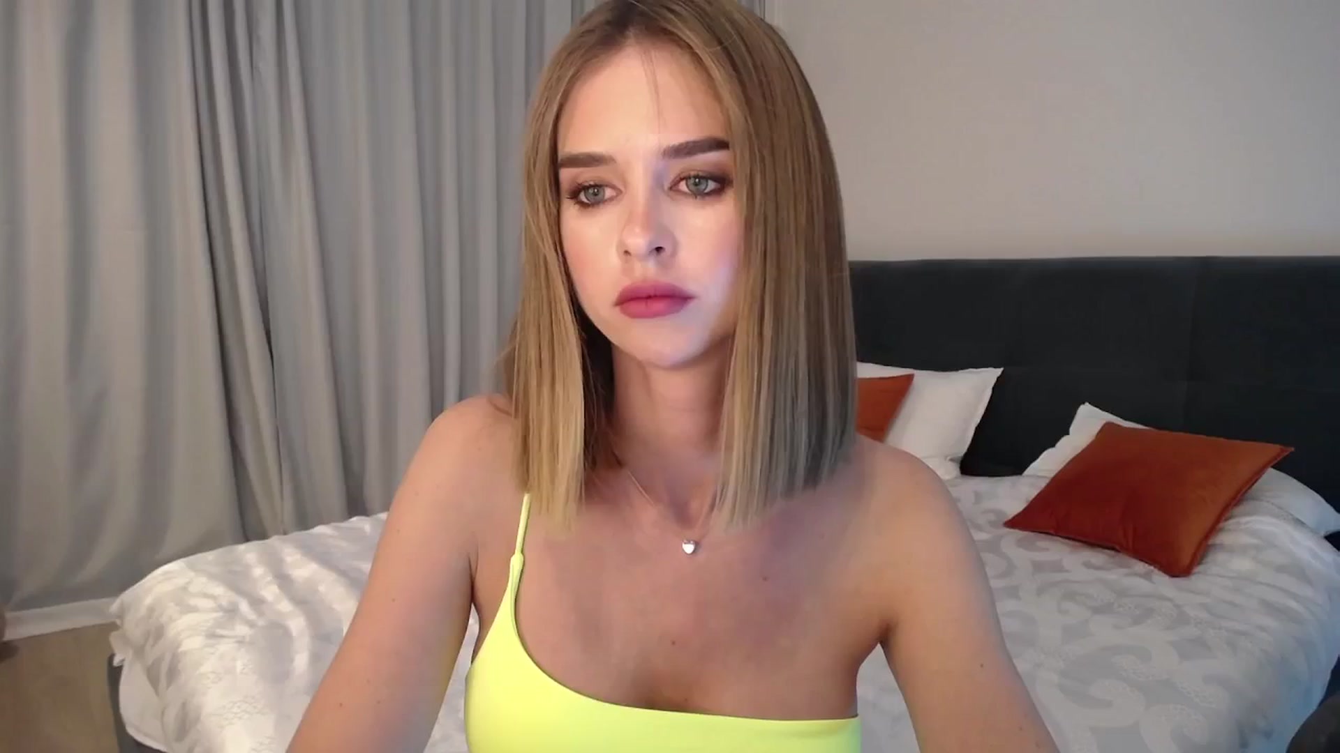 Gallery image thumbnail from AvrilDollX's myfreecams stream on, 07/16/2024, 21:12 image 16 of 20
