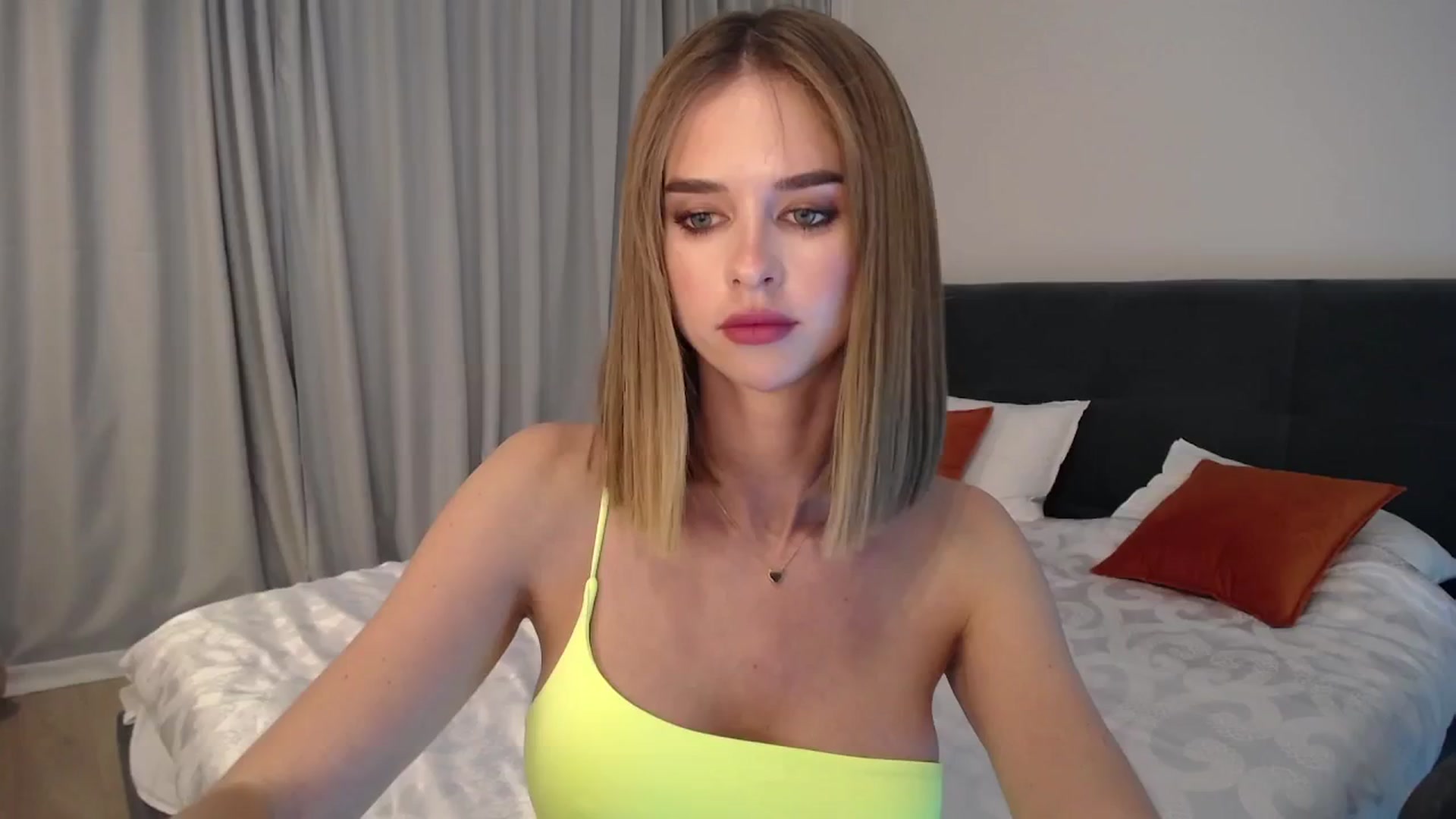 Gallery image thumbnail from AvrilDollX's myfreecams stream on, 07/16/2024, 21:12 image 17 of 20