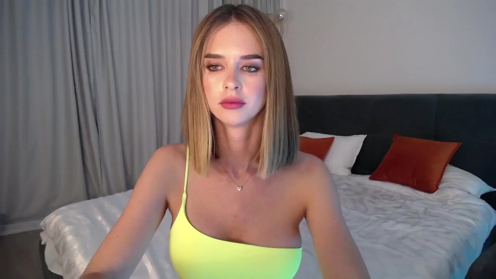 Gallery image thumbnail from AvrilDollX's myfreecams stream on, 07/16/2024, 21:31 image 7 of 20