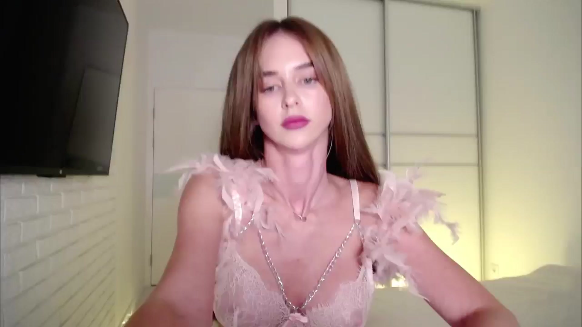 Gallery image thumbnail from AvrilDollX's myfreecams stream on, 08/12/2024, 19:28 image 20 of 20