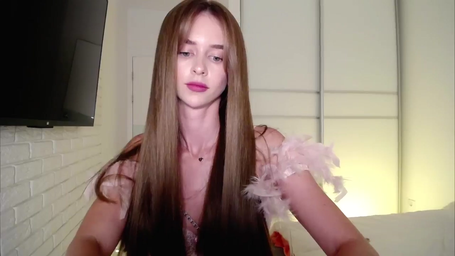 Gallery image thumbnail from AvrilDollX's myfreecams stream on, 08/12/2024, 20:14 image 6 of 20