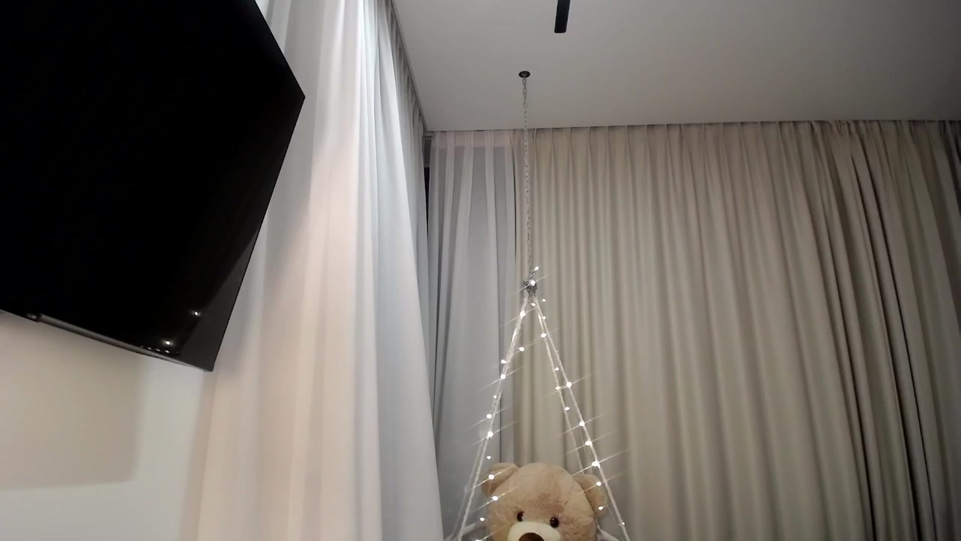 Gallery image thumbnail from AvrilDollX's myfreecams stream on, 11/14/2024, 22:02 image 2 of 20