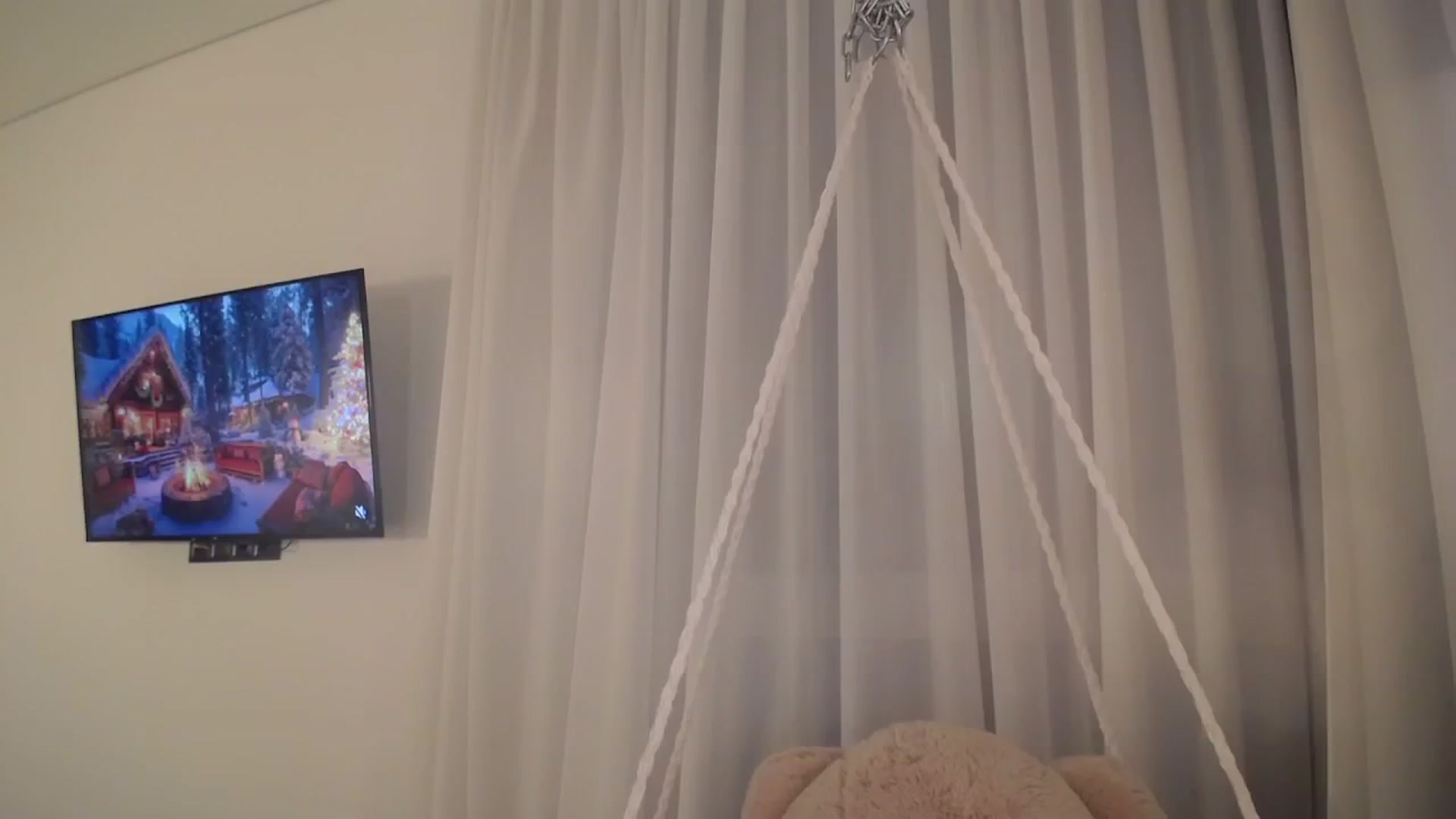 Gallery image thumbnail from AvrilDollX's myfreecams stream on, 12/07/2024, 23:08 image 15 of 20