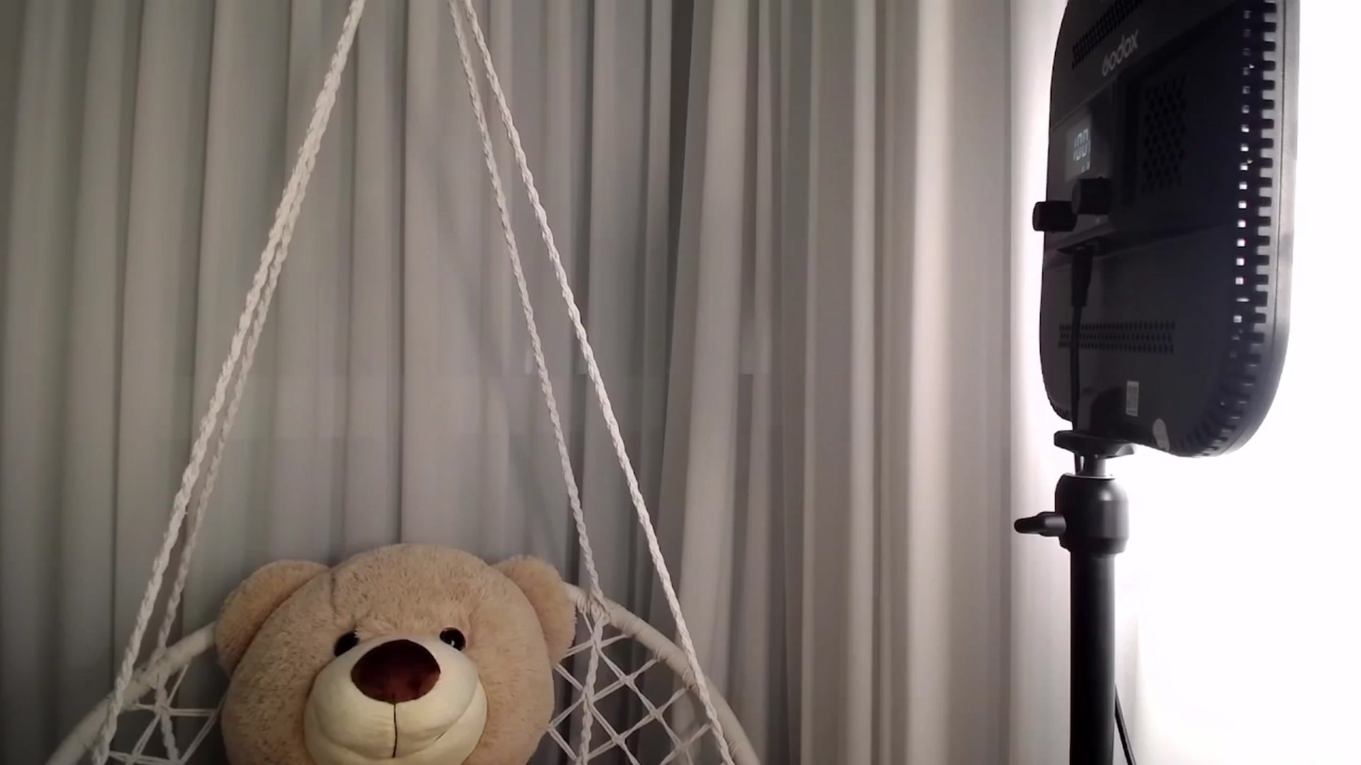 Gallery image thumbnail from AvrilDollX's myfreecams stream on, 01/28/2025, 20:19 image 19 of 20