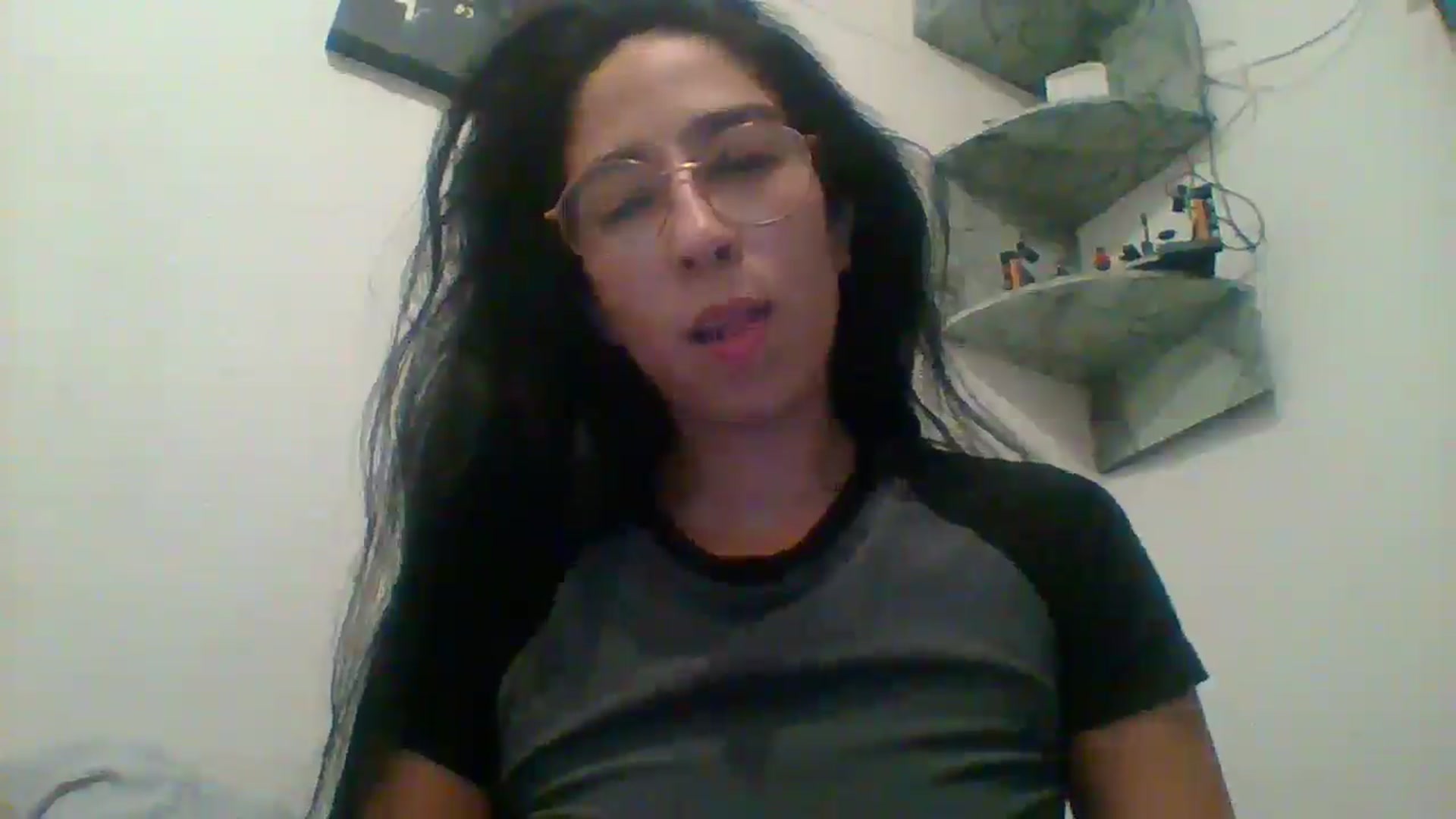 Gallery image thumbnail from AvrilLaddy's myfreecams stream on, 05/18/2025, 12:06 image 10 of 20