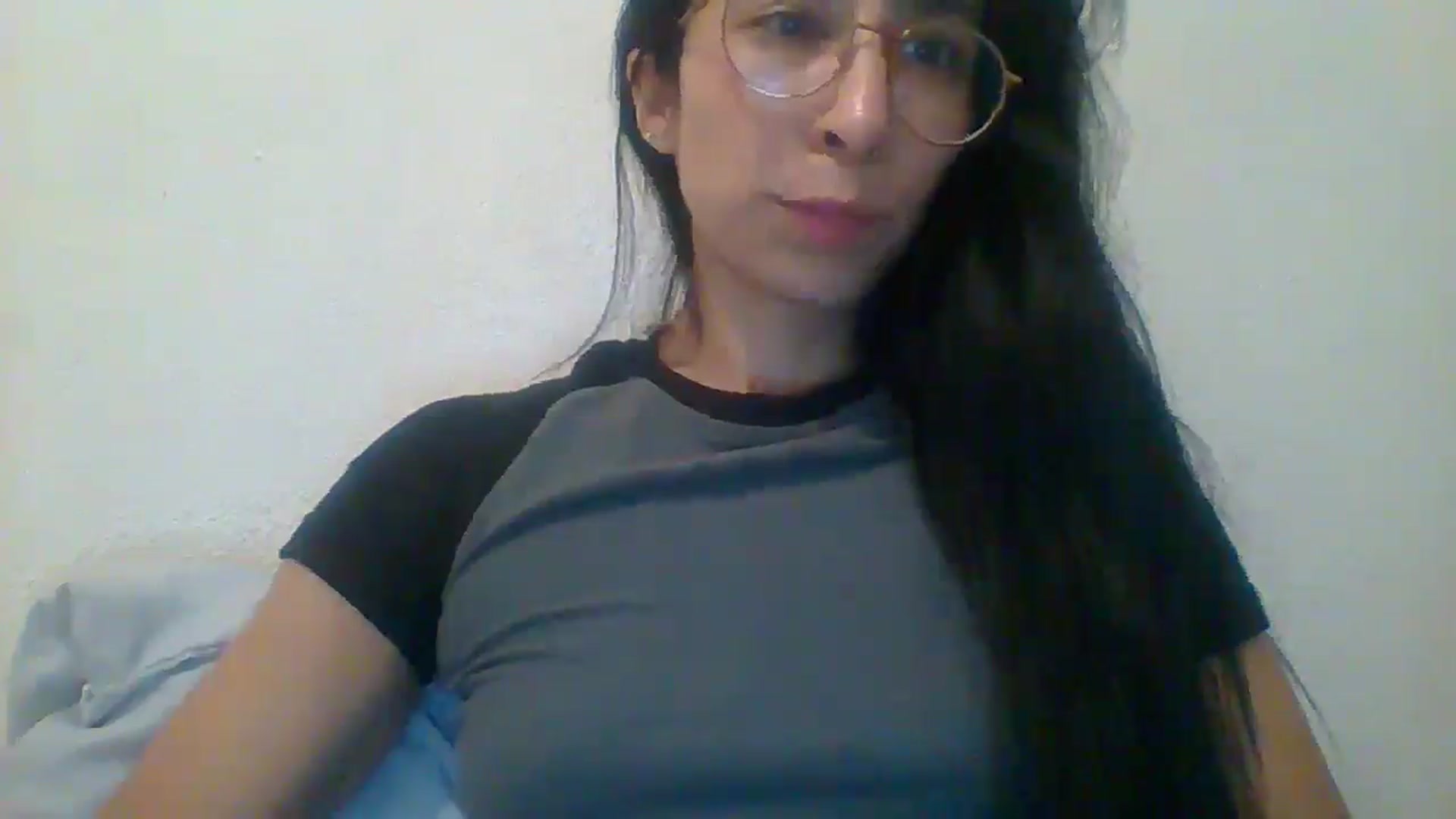 Gallery image thumbnail from AvrilLaddy's myfreecams stream on, 05/18/2025, 12:06 image 17 of 20