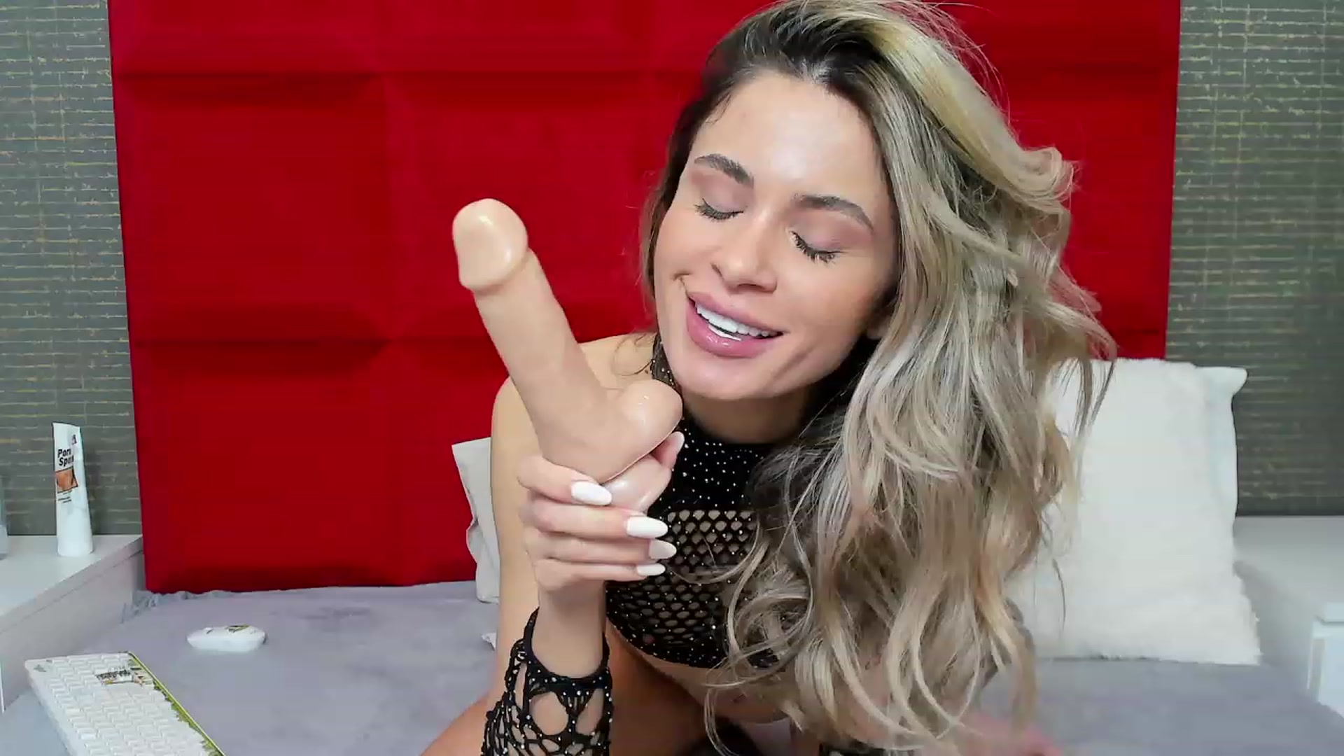 Gallery image thumbnail from Avril_Cyrus's myfreecams stream on, 02/05/2023, 11:04 image 1 of 20