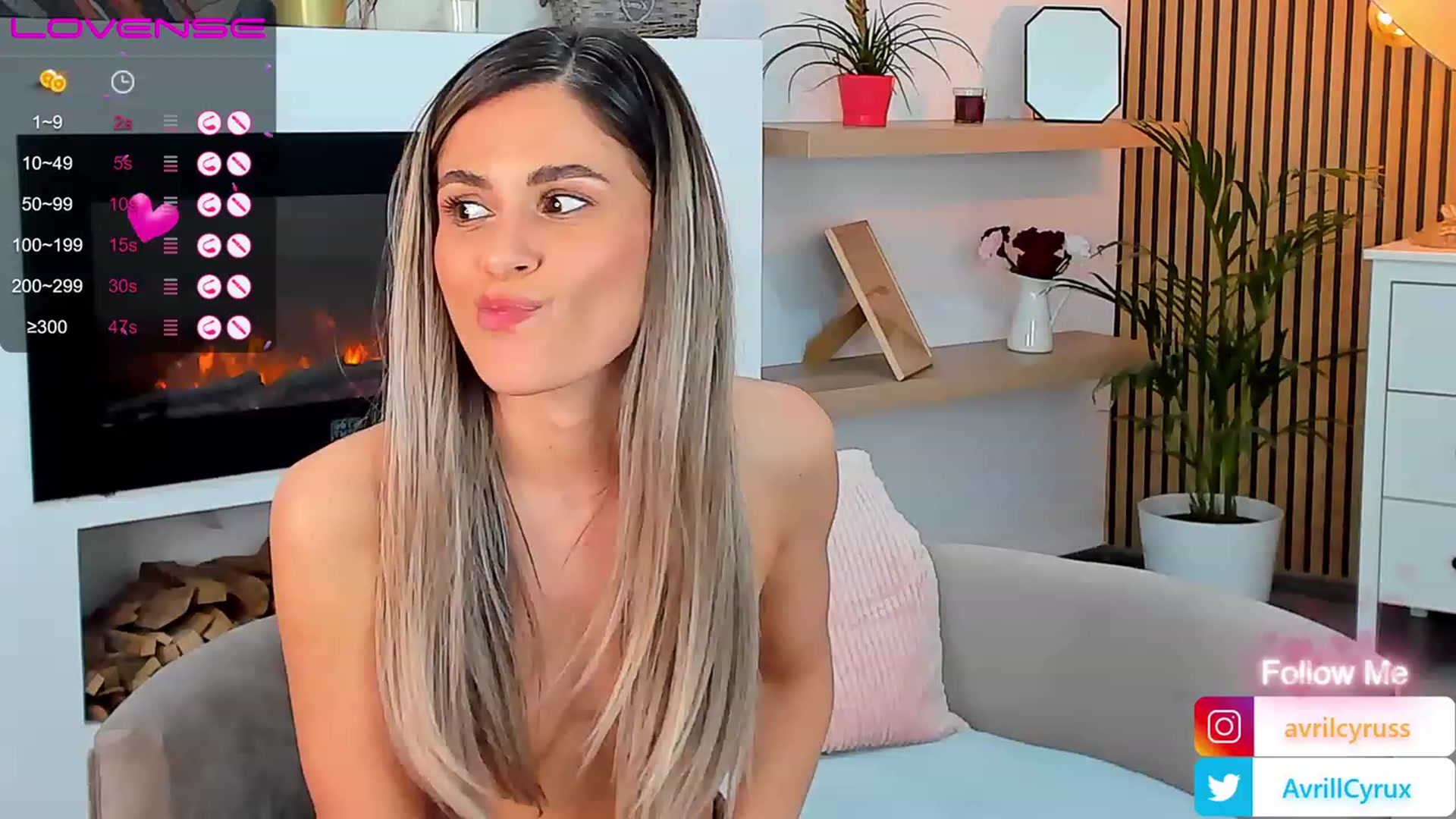 Gallery image thumbnail from Avril_Cyrus's myfreecams stream on, 03/31/2023, 14:57 image 3 of 20
