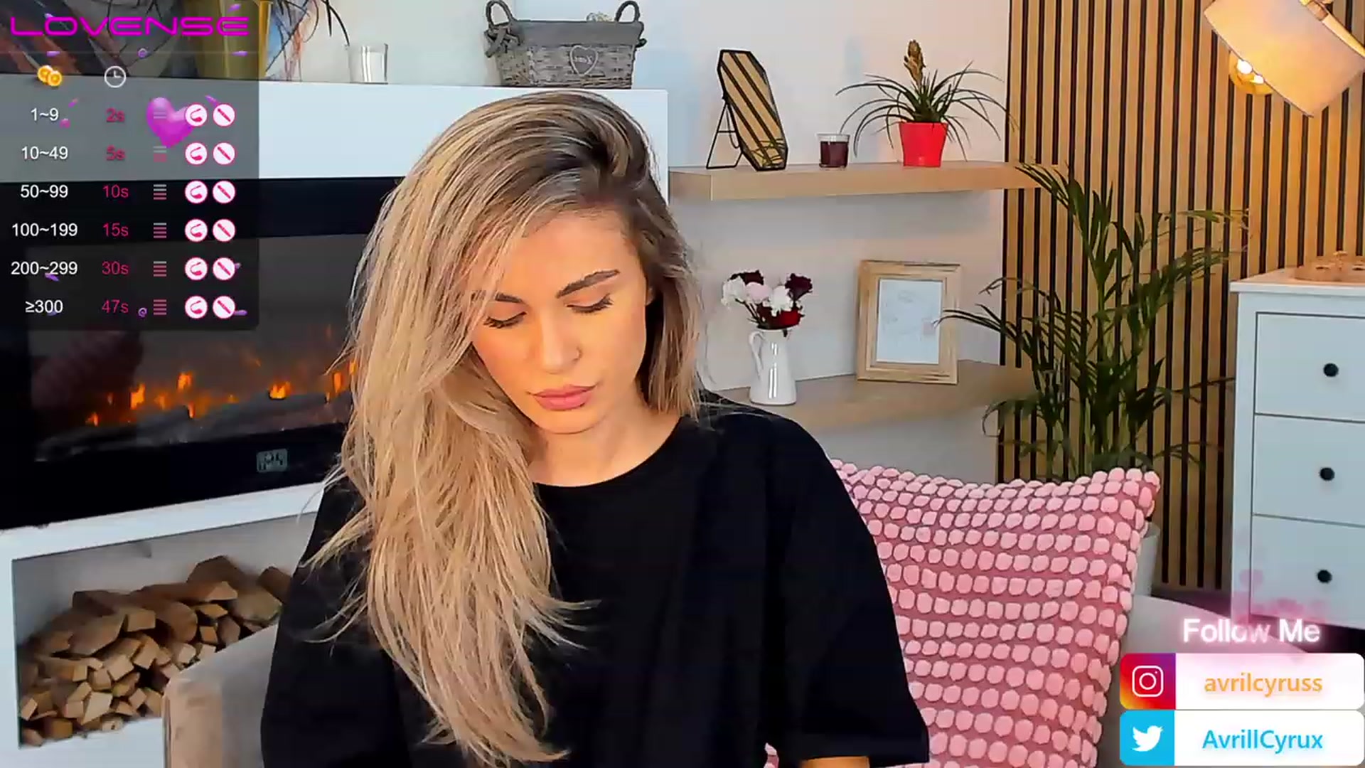Gallery image thumbnail from Avril_Cyrus's myfreecams stream on, 04/09/2023, 08:09 image 12 of 20