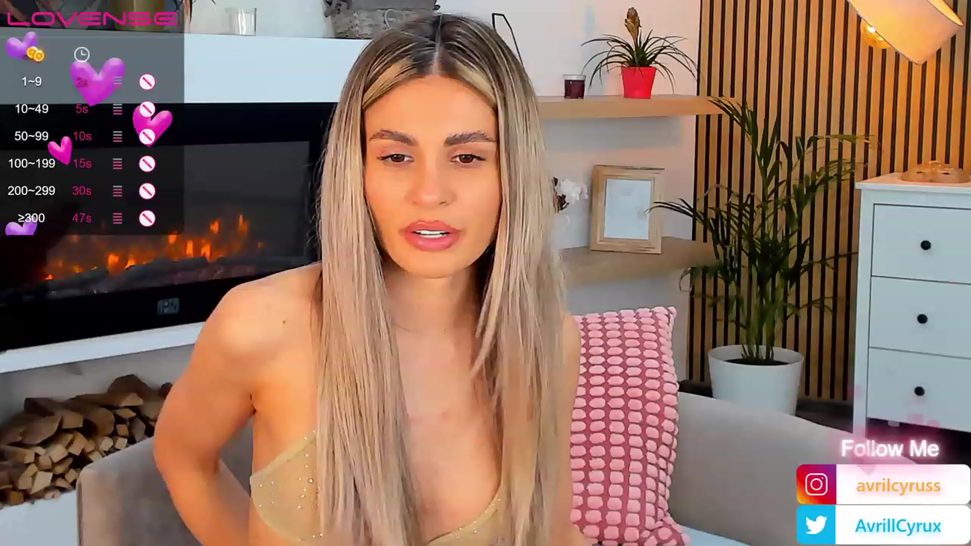 Gallery image thumbnail from Avril_Cyrus's myfreecams stream on, 04/26/2023, 12:26 image 10 of 20
