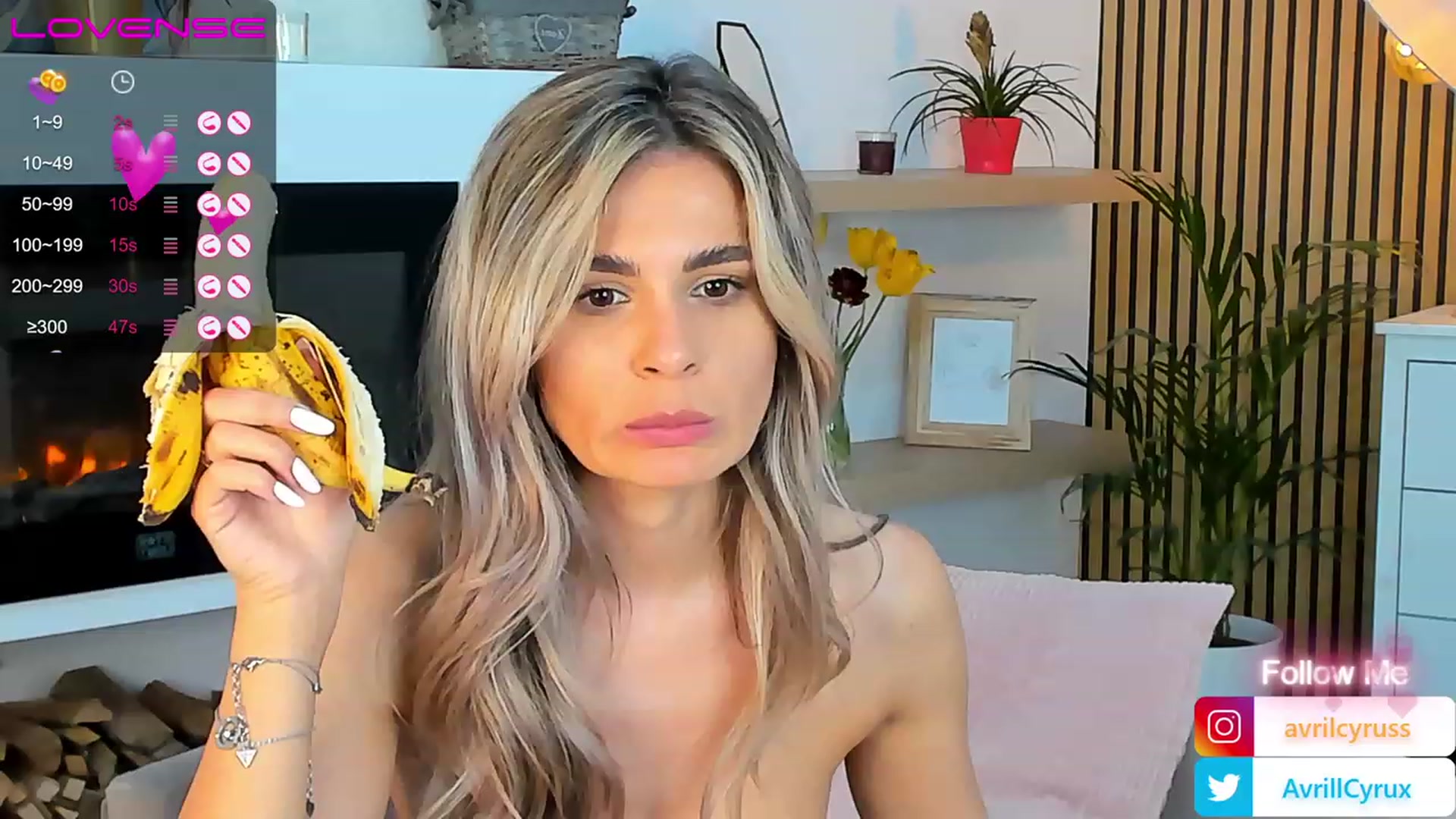 Gallery image thumbnail from Avril_Cyrus's myfreecams stream on, 05/06/2023, 09:01 image 7 of 20
