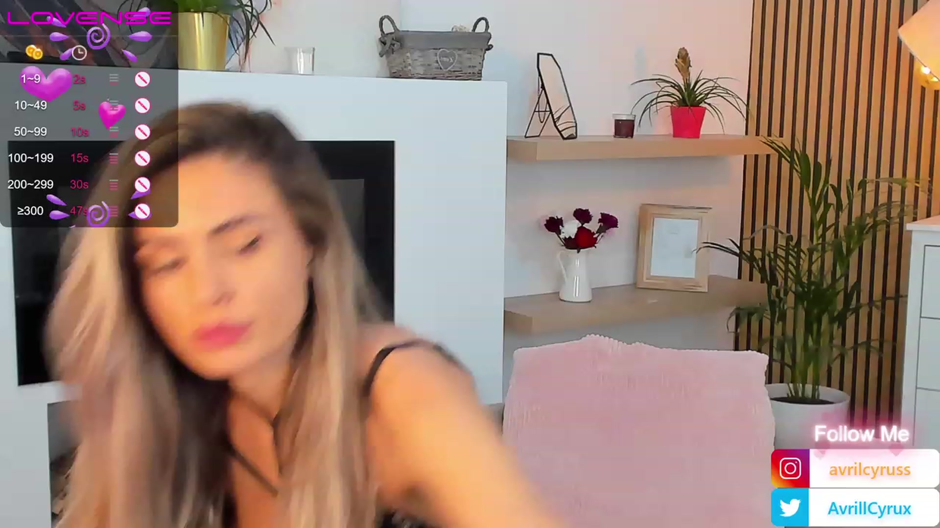 Gallery image thumbnail from Avril_Cyrus's myfreecams stream on, 05/11/2023, 10:20 image 18 of 20