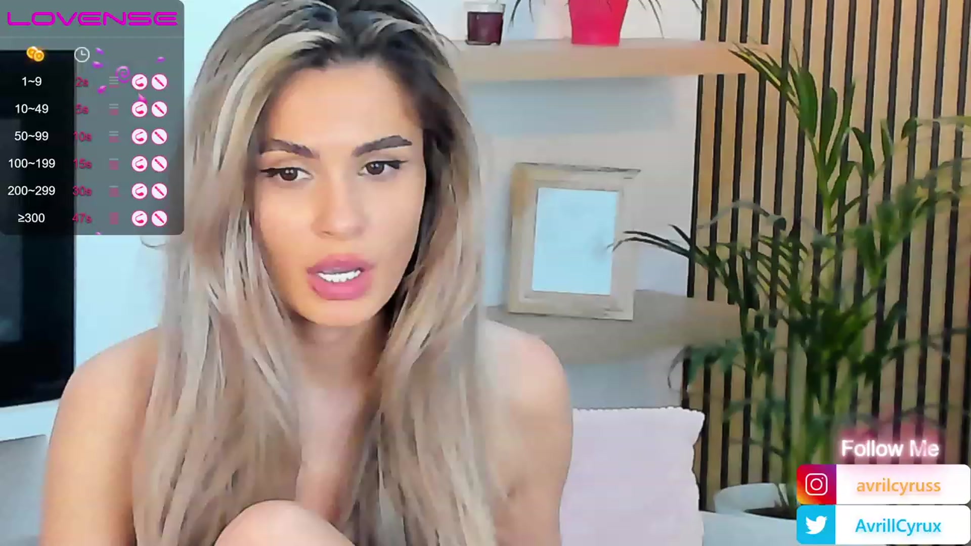 Gallery image thumbnail from Avril_Cyrus's myfreecams stream on, 05/11/2023, 12:18 image 18 of 20