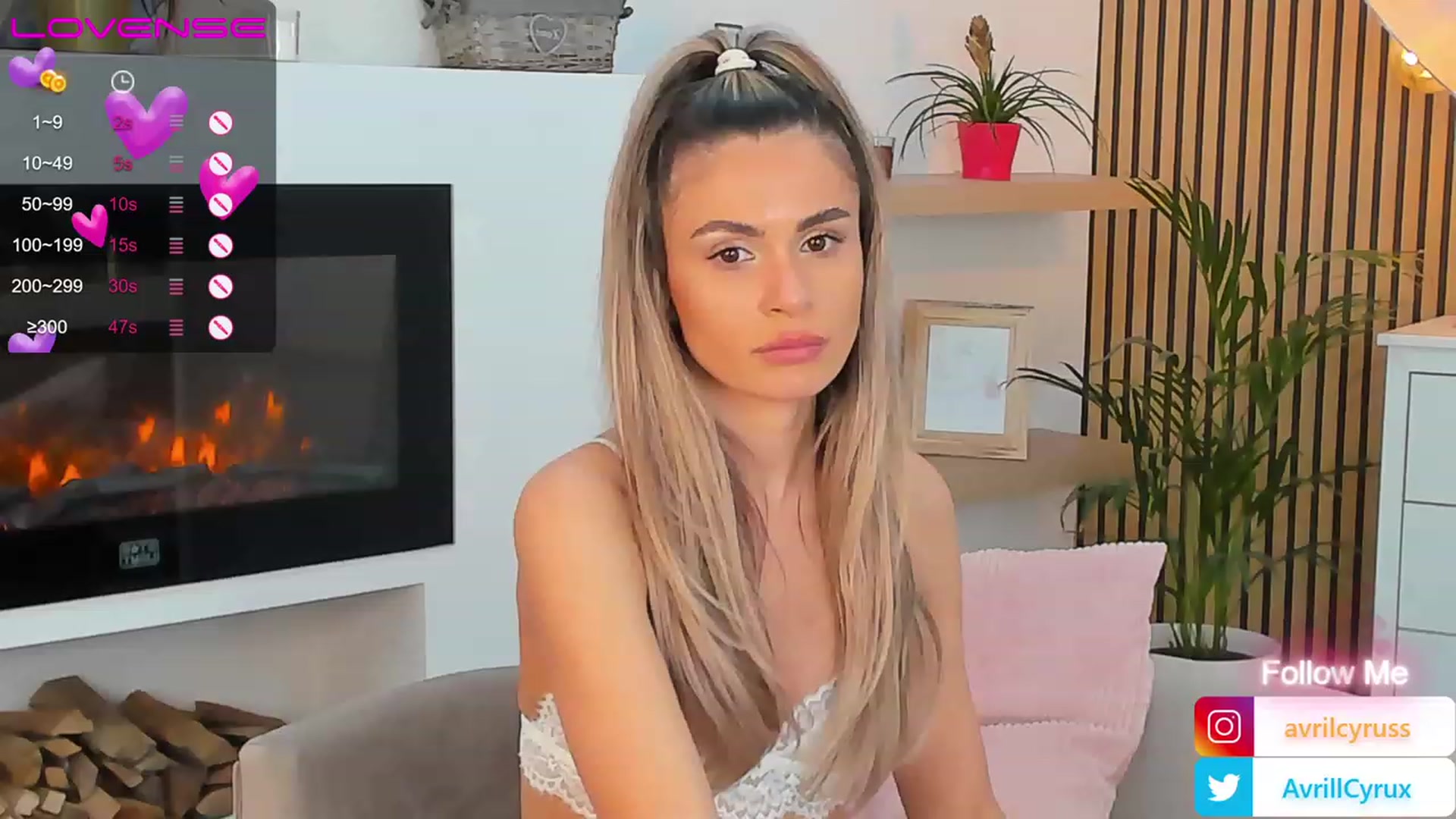 Gallery image thumbnail from Avril_Cyrus's myfreecams stream on, 05/12/2023, 11:07 image 10 of 20