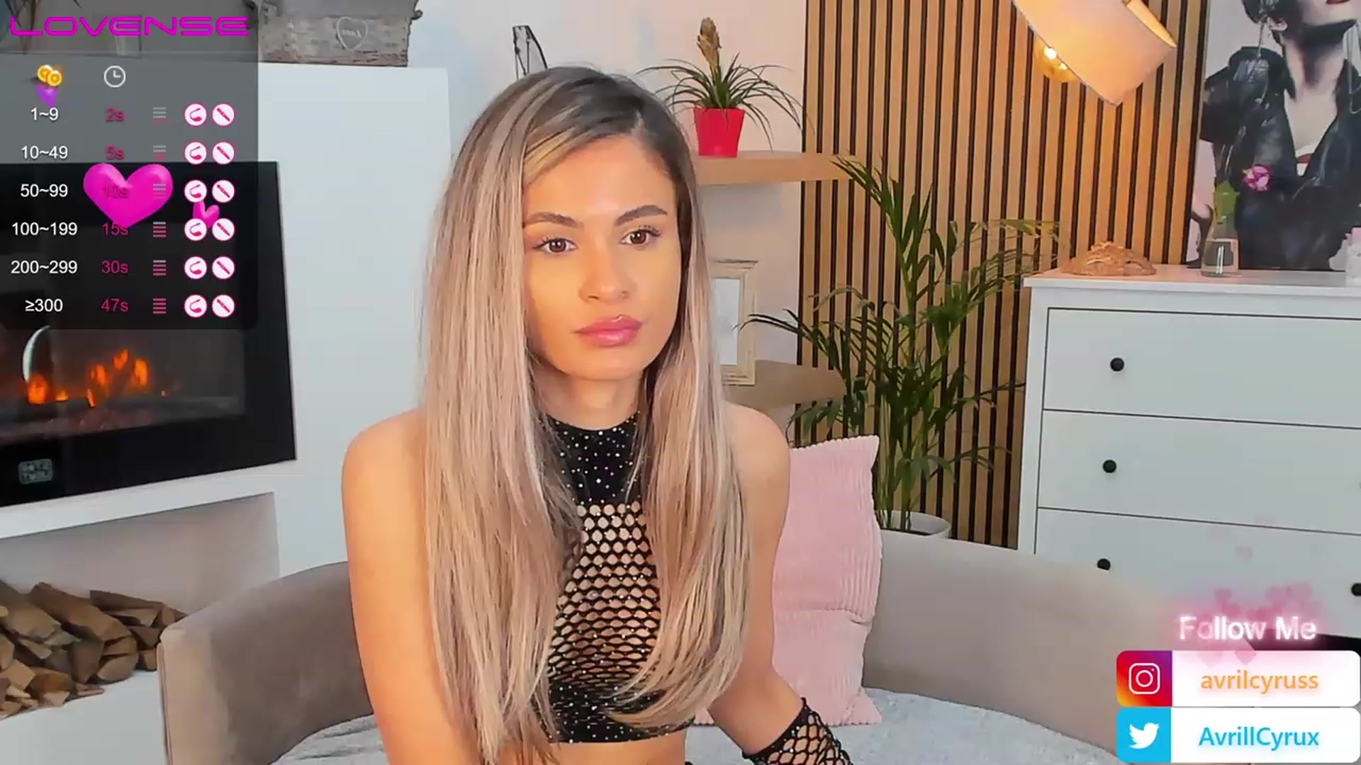 Gallery image thumbnail from Avril_Cyrus's myfreecams stream on, 05/25/2023, 10:55 image 16 of 20