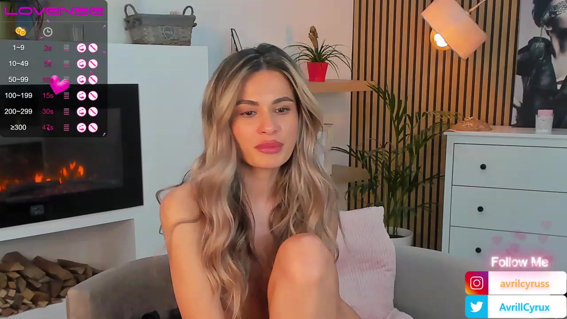Gallery image thumbnail from Avril_Cyrus's myfreecams stream on, 06/09/2023, 12:33 image 4 of 20