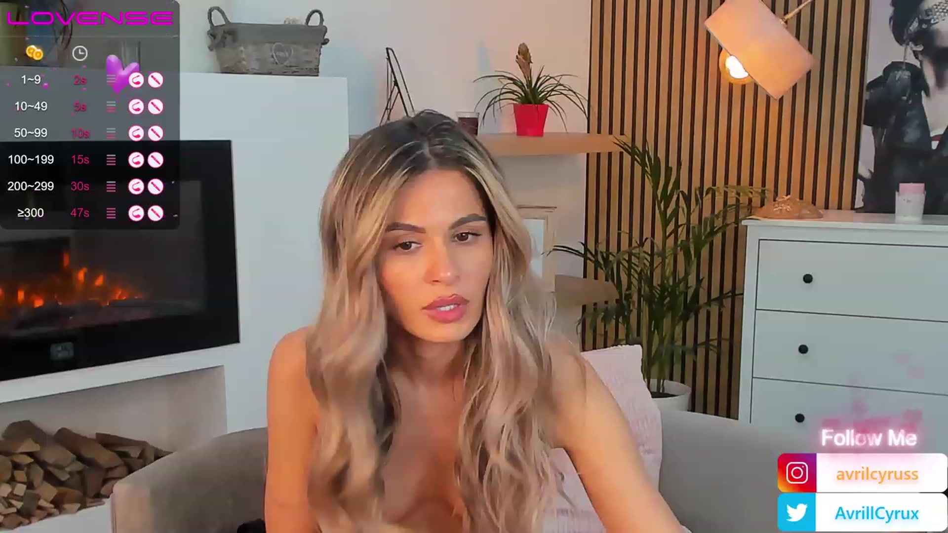 Gallery image thumbnail from Avril_Cyrus's myfreecams stream on, 06/09/2023, 12:33 image 13 of 20