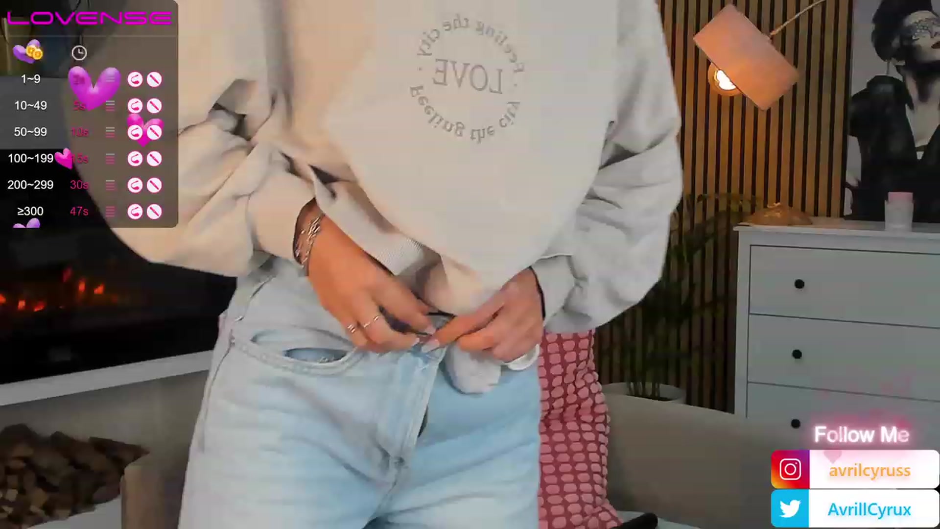 Gallery image thumbnail from Avril_Cyrus's myfreecams stream on, 06/13/2023, 12:02 image 12 of 20