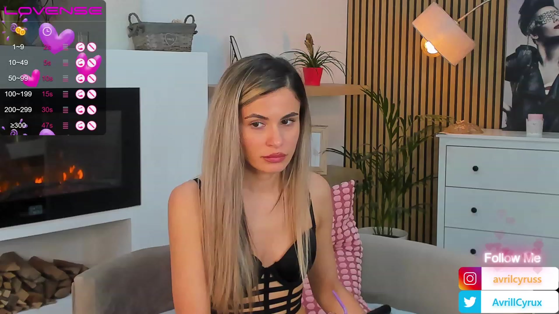 Gallery image thumbnail from Avril_Cyrus's myfreecams stream on, 06/13/2023, 12:02 image 8 of 20