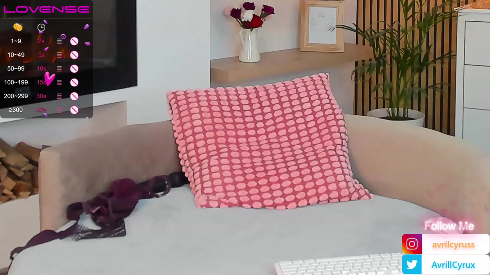 Gallery image thumbnail from Avril_Cyrus's myfreecams stream on, 06/20/2023, 08:50 image 19 of 20