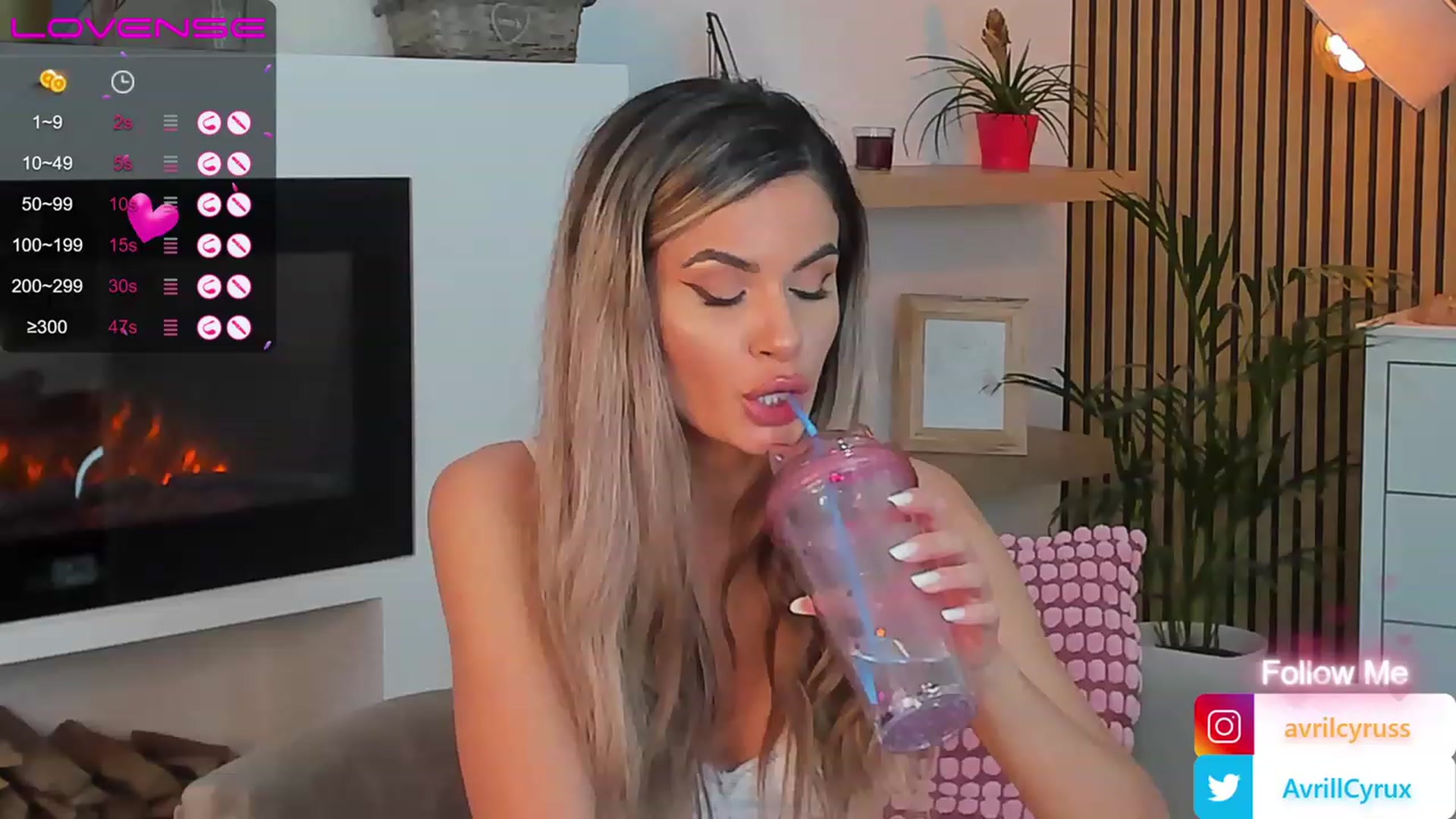 Gallery image thumbnail from Avril_Cyrus's myfreecams stream on, 06/28/2023, 09:00 image 18 of 20