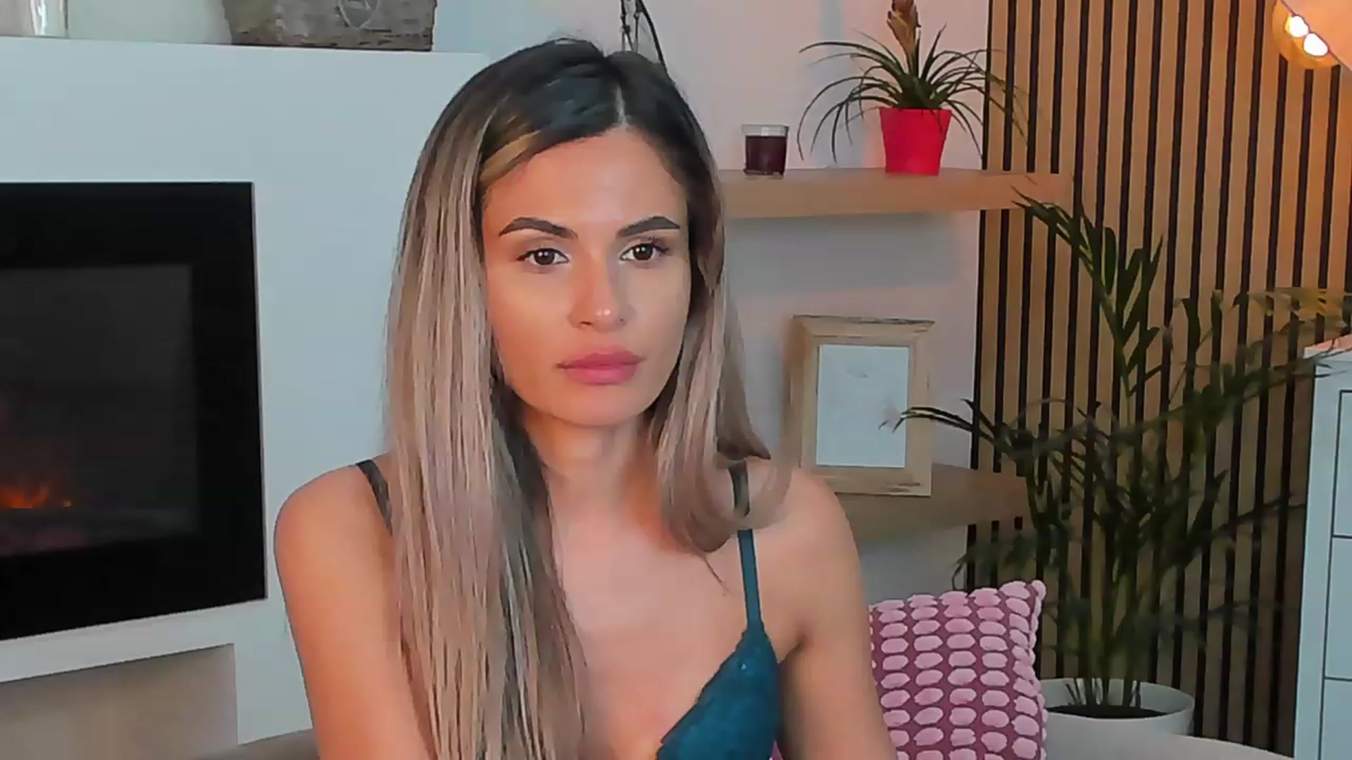 Gallery image thumbnail from Avril_Cyrus's myfreecams stream on, 07/11/2023, 12:00 image 20 of 20