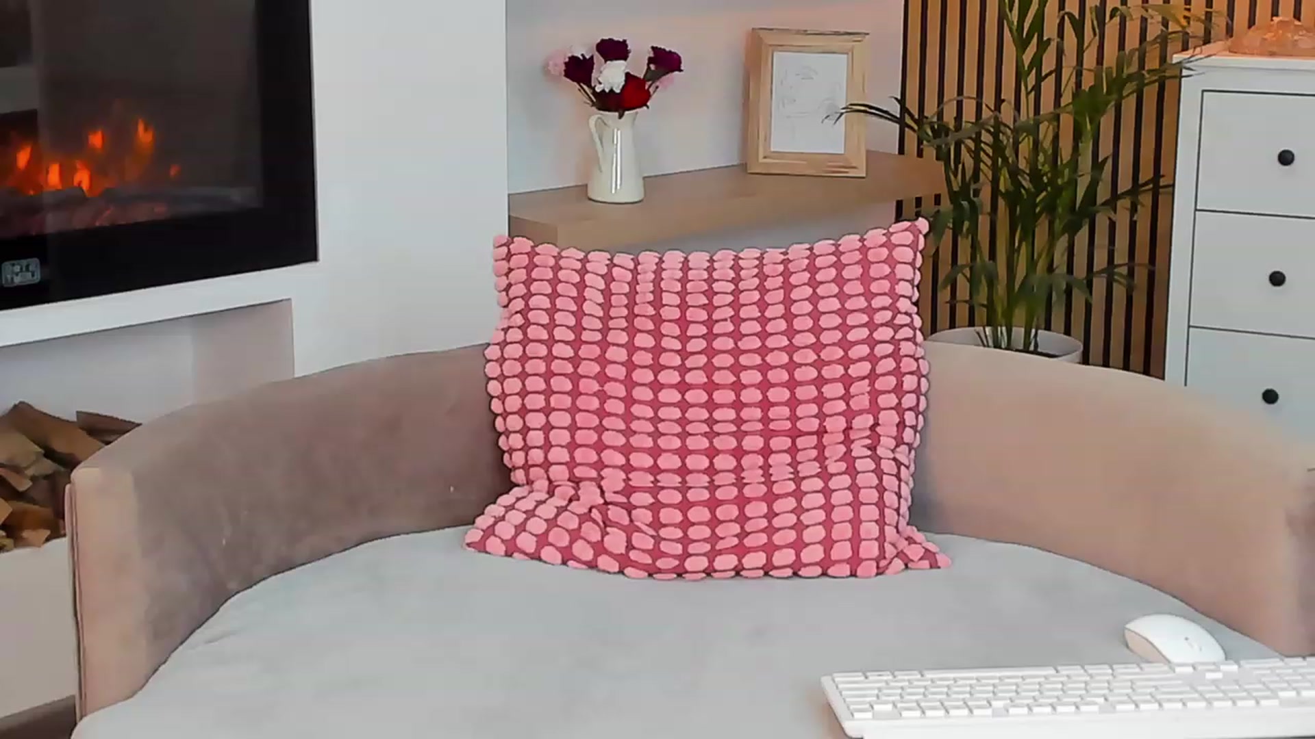 Gallery image thumbnail from Avril_Cyrus's myfreecams stream on, 07/12/2023, 07:32 image 1 of 20