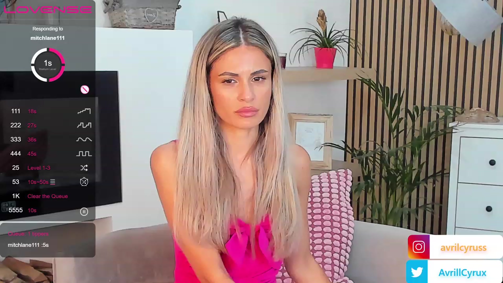 Gallery image thumbnail from Avril_Cyrus's myfreecams stream on, 07/26/2023, 11:37 image 11 of 20