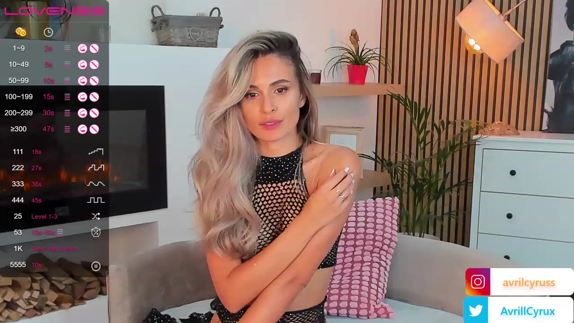 Gallery image thumbnail from Avril_Cyrus's myfreecams stream on, 07/28/2023, 11:38 image 9 of 20