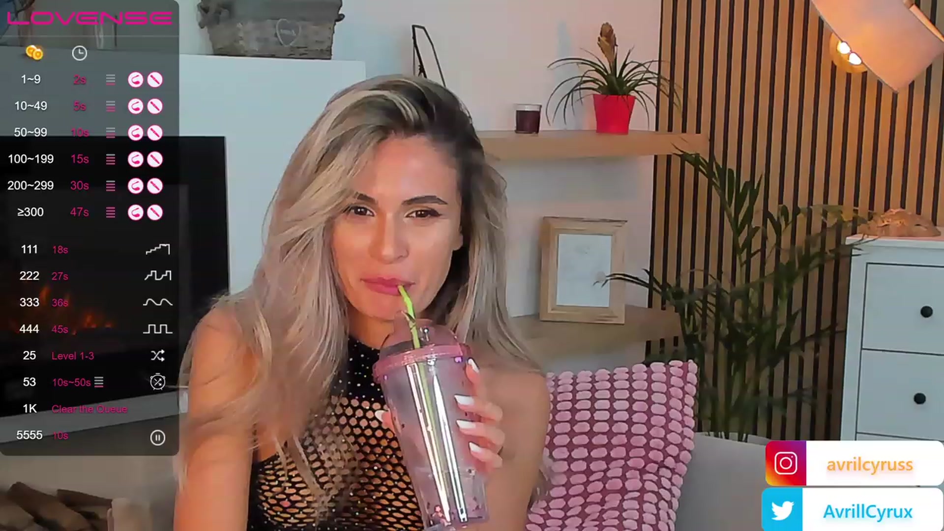 Gallery image thumbnail from Avril_Cyrus's myfreecams stream on, 07/28/2023, 11:38 image 15 of 20