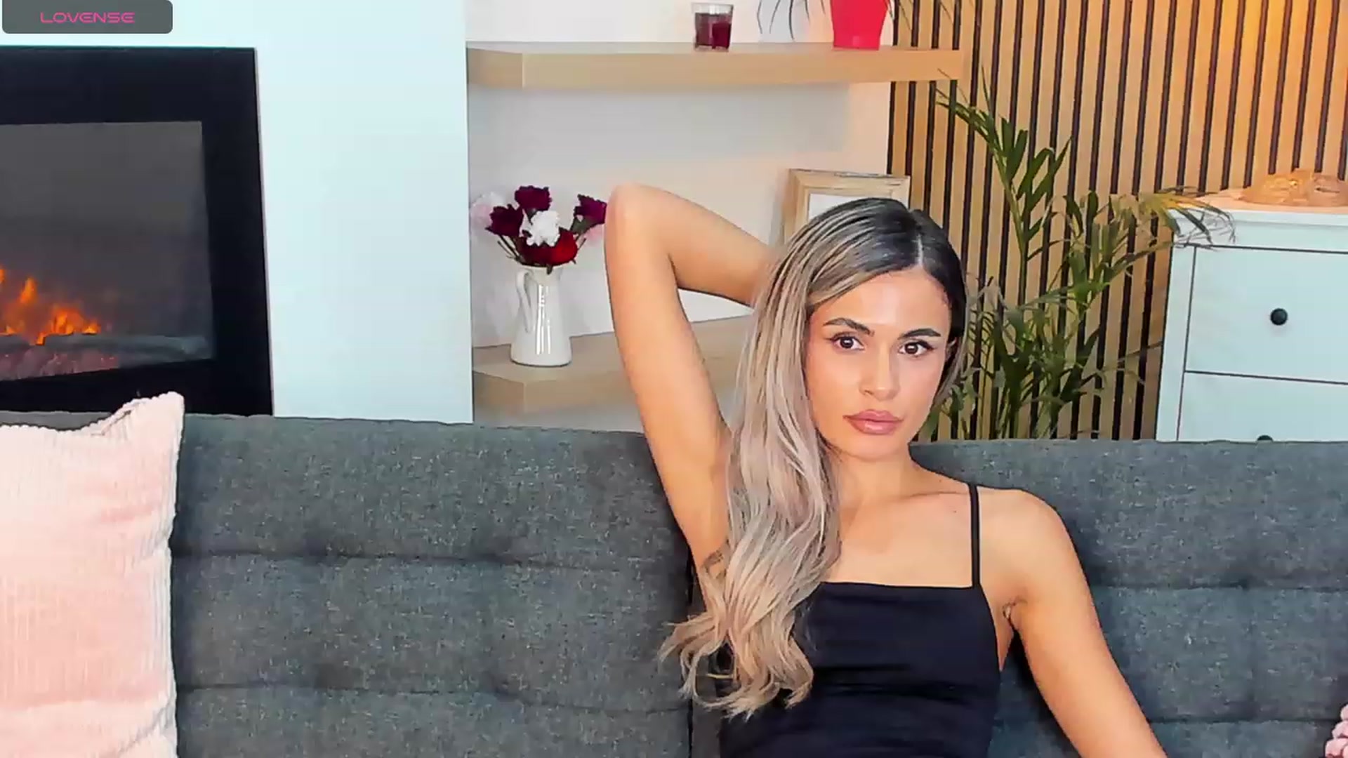 Gallery image thumbnail from Avril_Cyrus's myfreecams stream on, 09/28/2023, 11:57 image 15 of 20