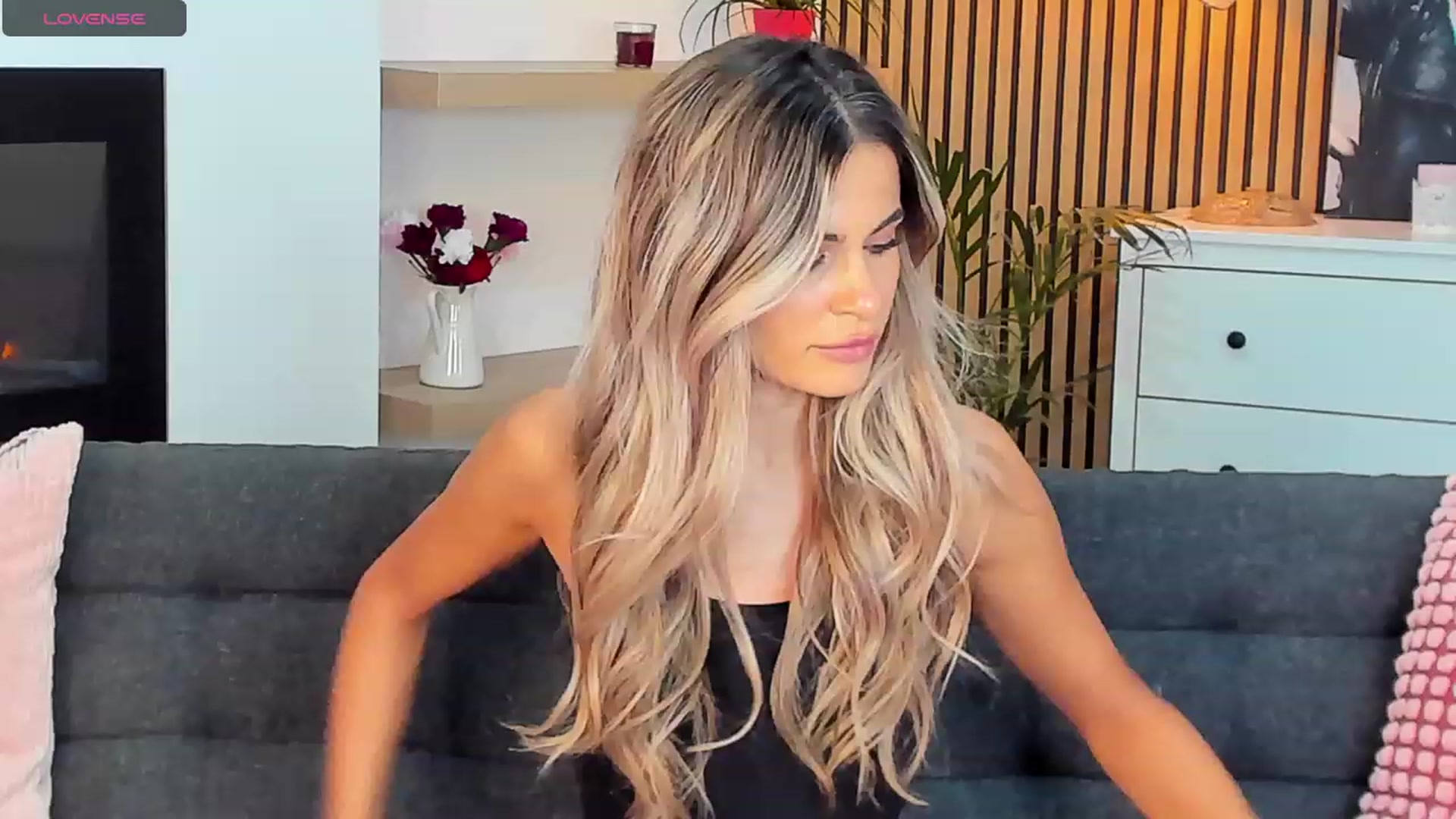 Gallery image thumbnail from Avril_Cyrus's myfreecams stream on, 09/30/2023, 11:42 image 11 of 20