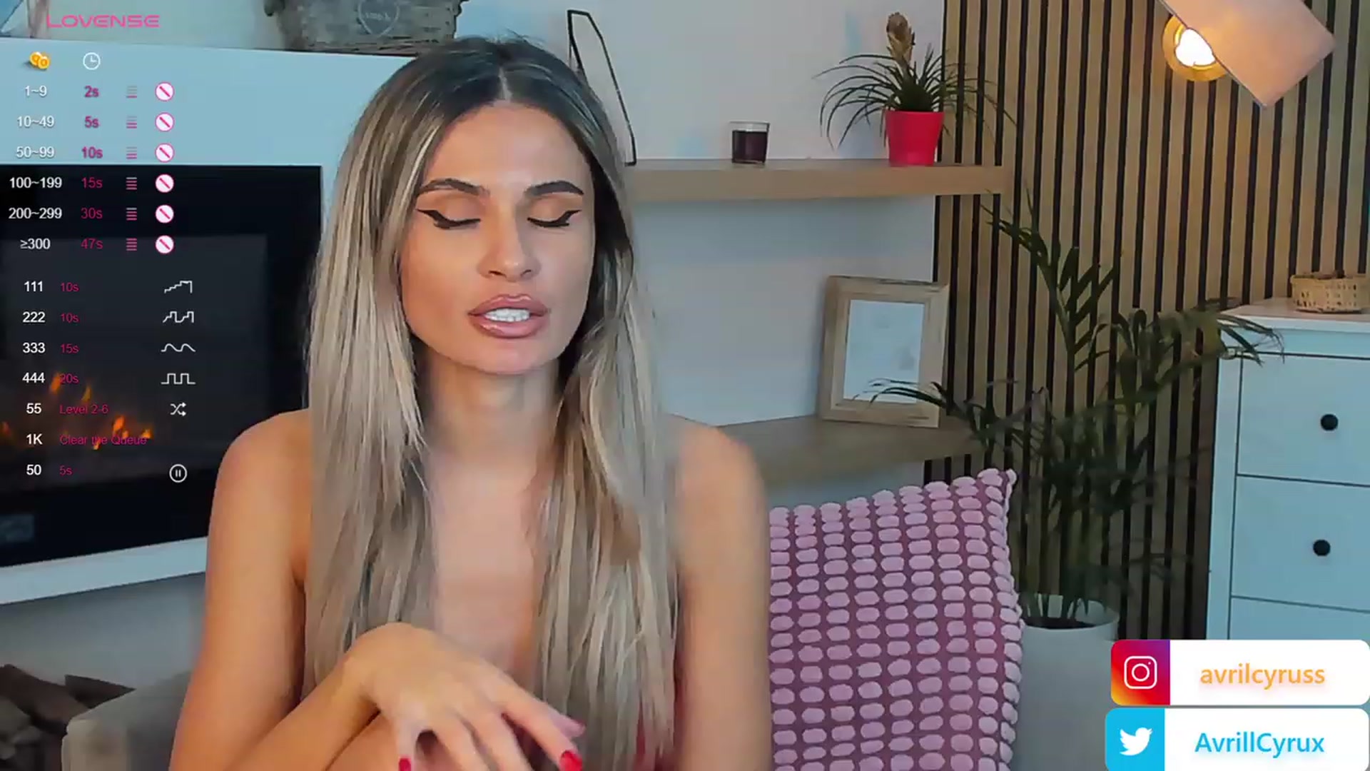 Gallery image thumbnail from Avril_Cyrus's myfreecams stream on, 10/14/2023, 11:56 image 4 of 20