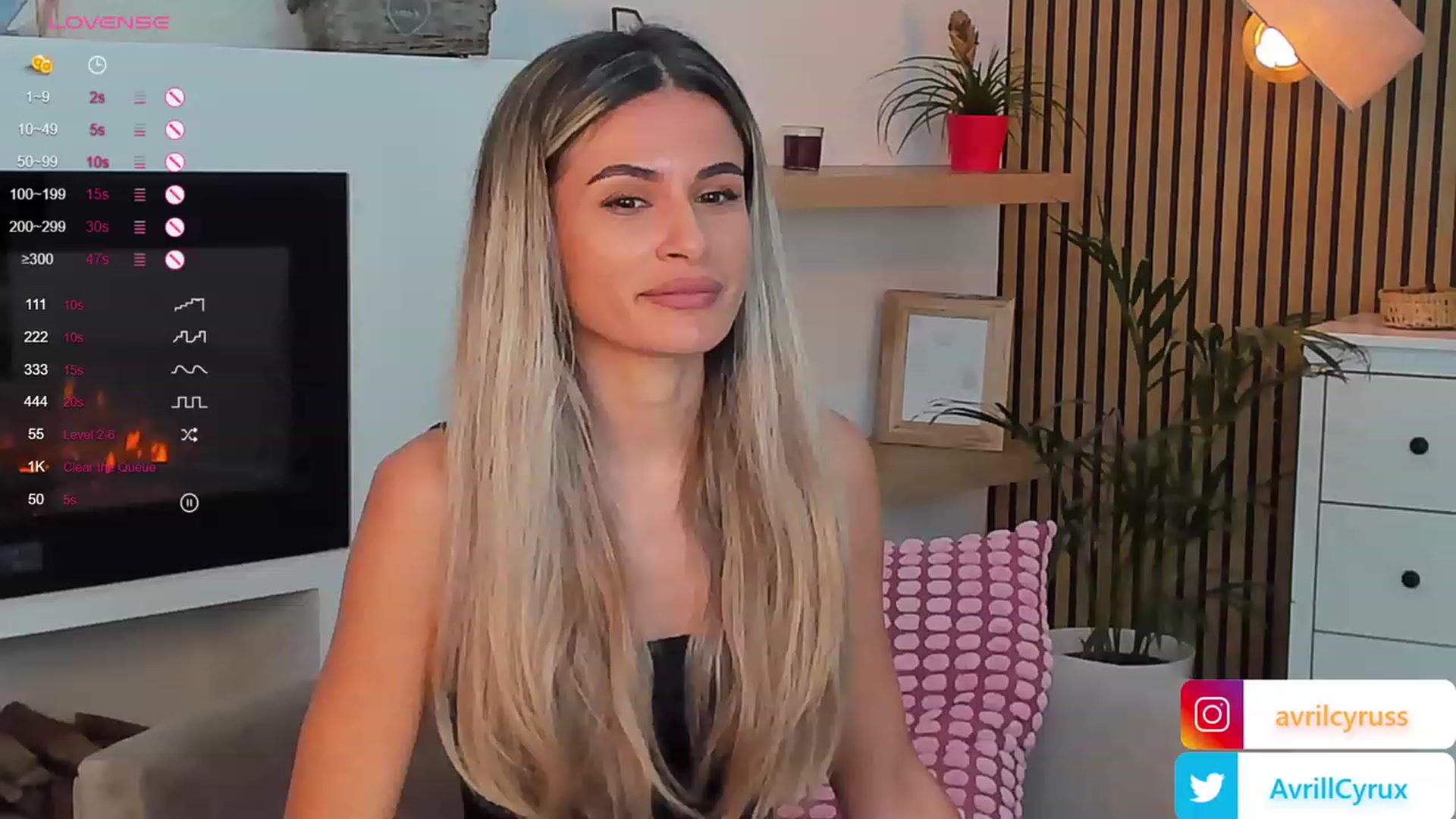 Gallery image thumbnail from Avril_Cyrus's myfreecams stream on, 10/16/2023, 09:22 image 19 of 20