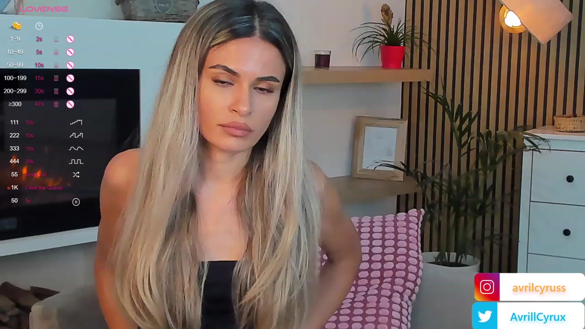 Gallery image thumbnail from Avril_Cyrus's myfreecams stream on, 10/16/2023, 09:22 image 20 of 20
