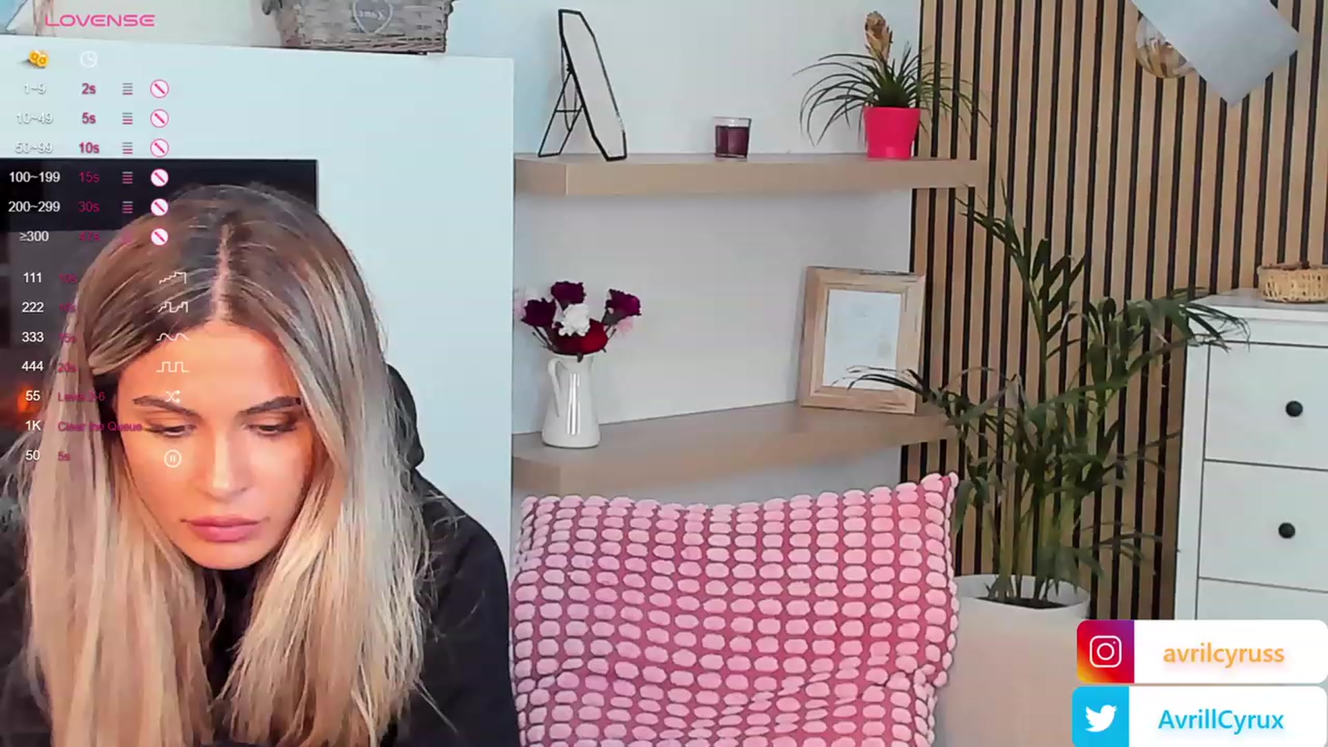 Gallery image thumbnail from Avril_Cyrus's myfreecams stream on, 10/16/2023, 13:52 image 16 of 20